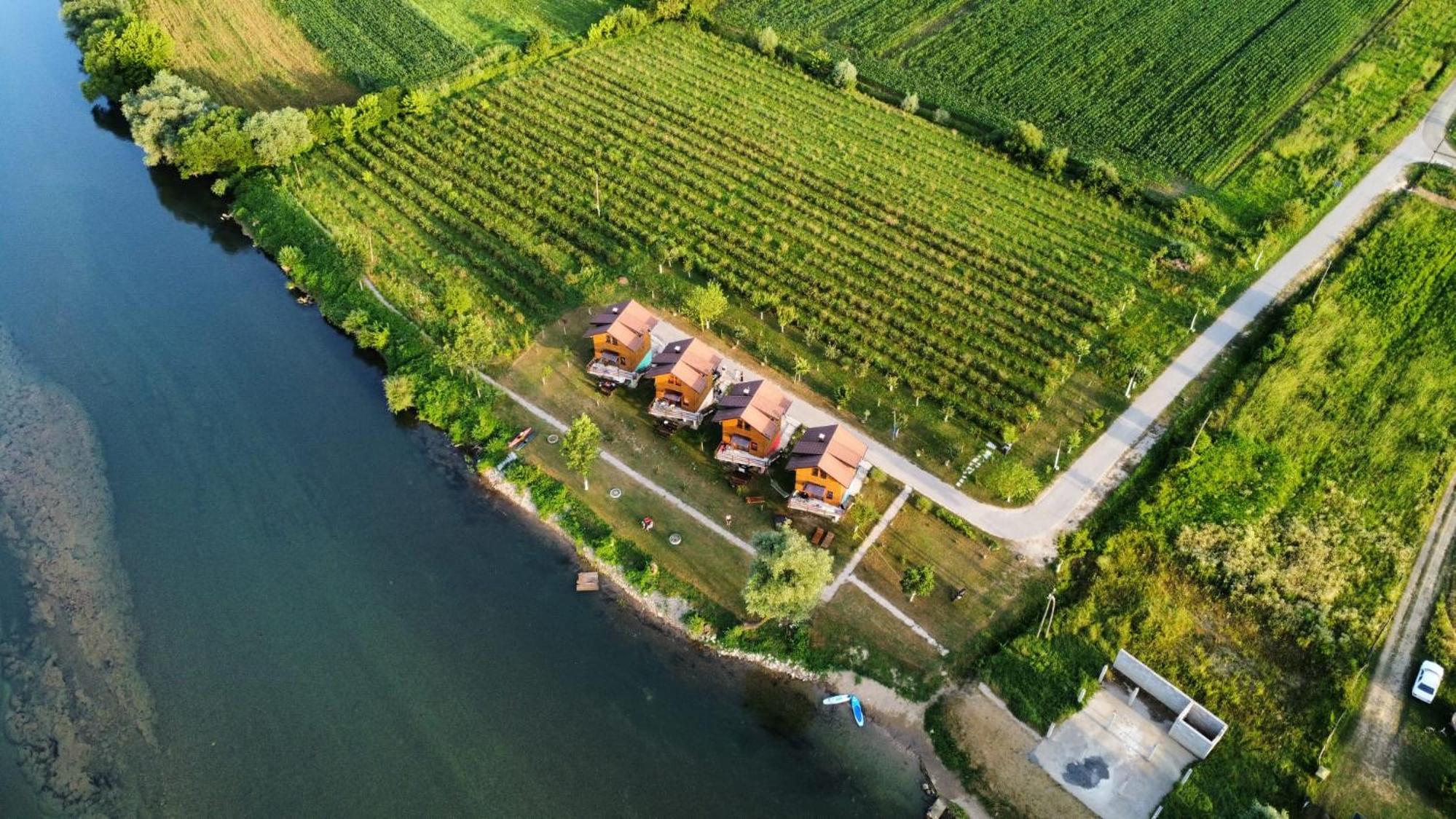 Holiday homes Piralo