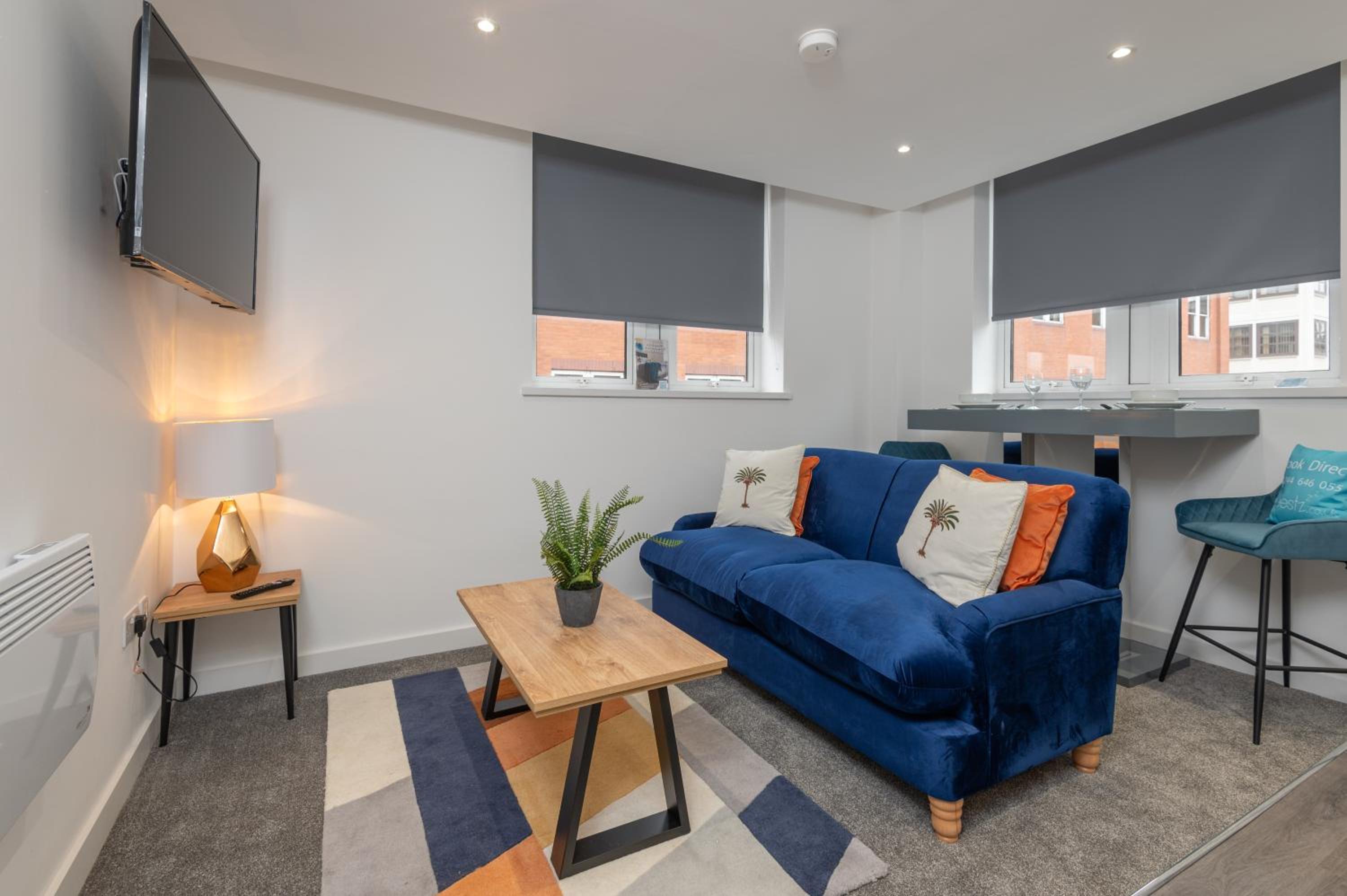 Thornhill House by Guestz view 2