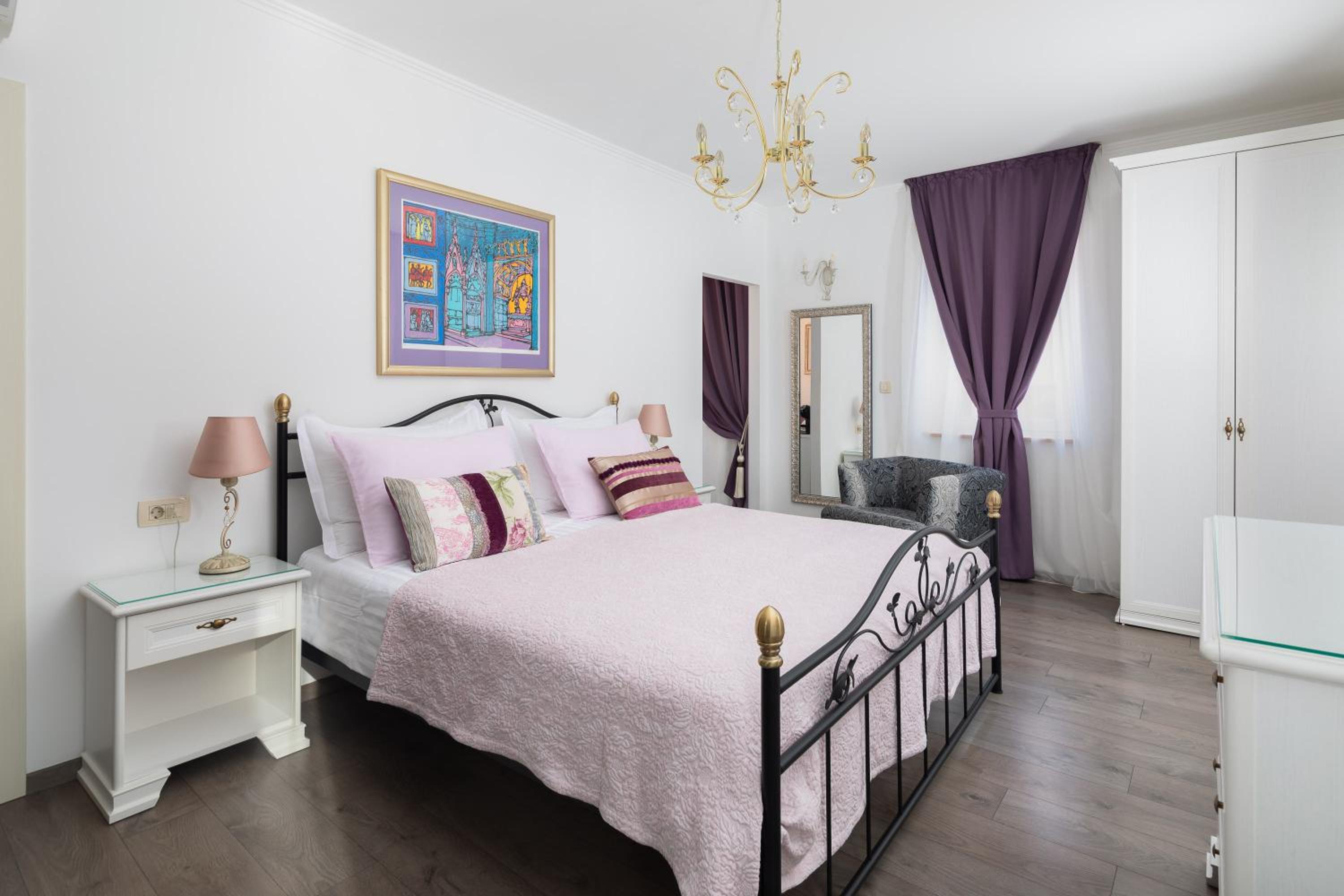 Romantic Luxury Rooms en Split — bedroom