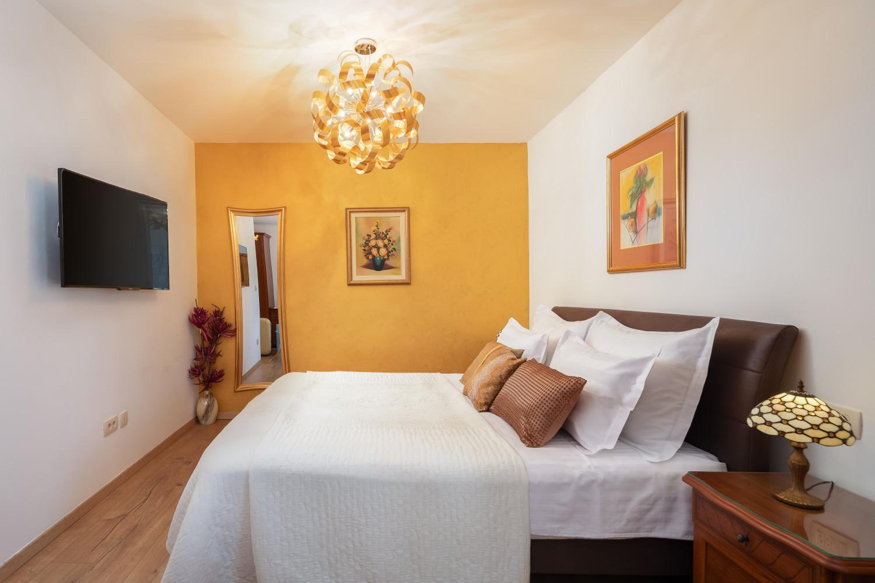 Romantic Luxury Rooms photo 3