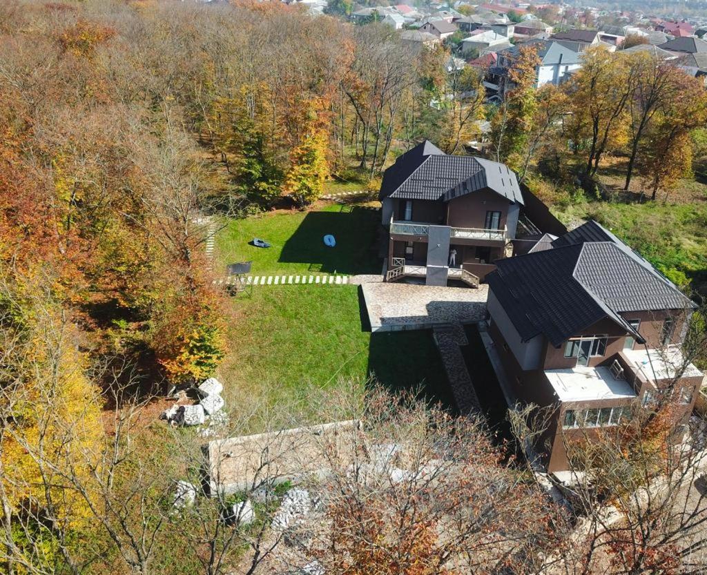 CHALET WOODS GUSAR