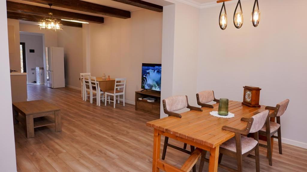 CHALET WOODS GUSAR