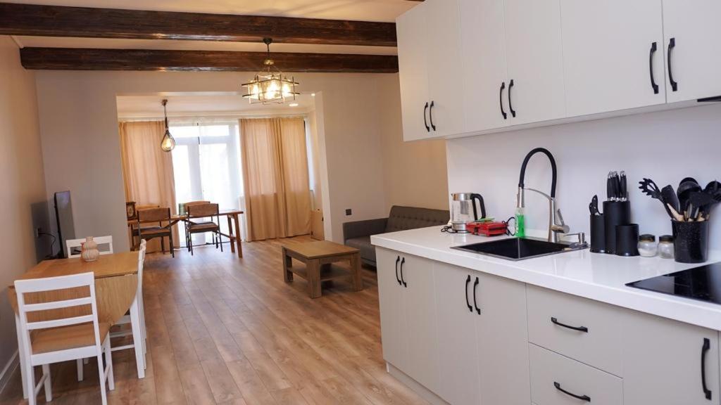 CHALET WOODS GUSAR