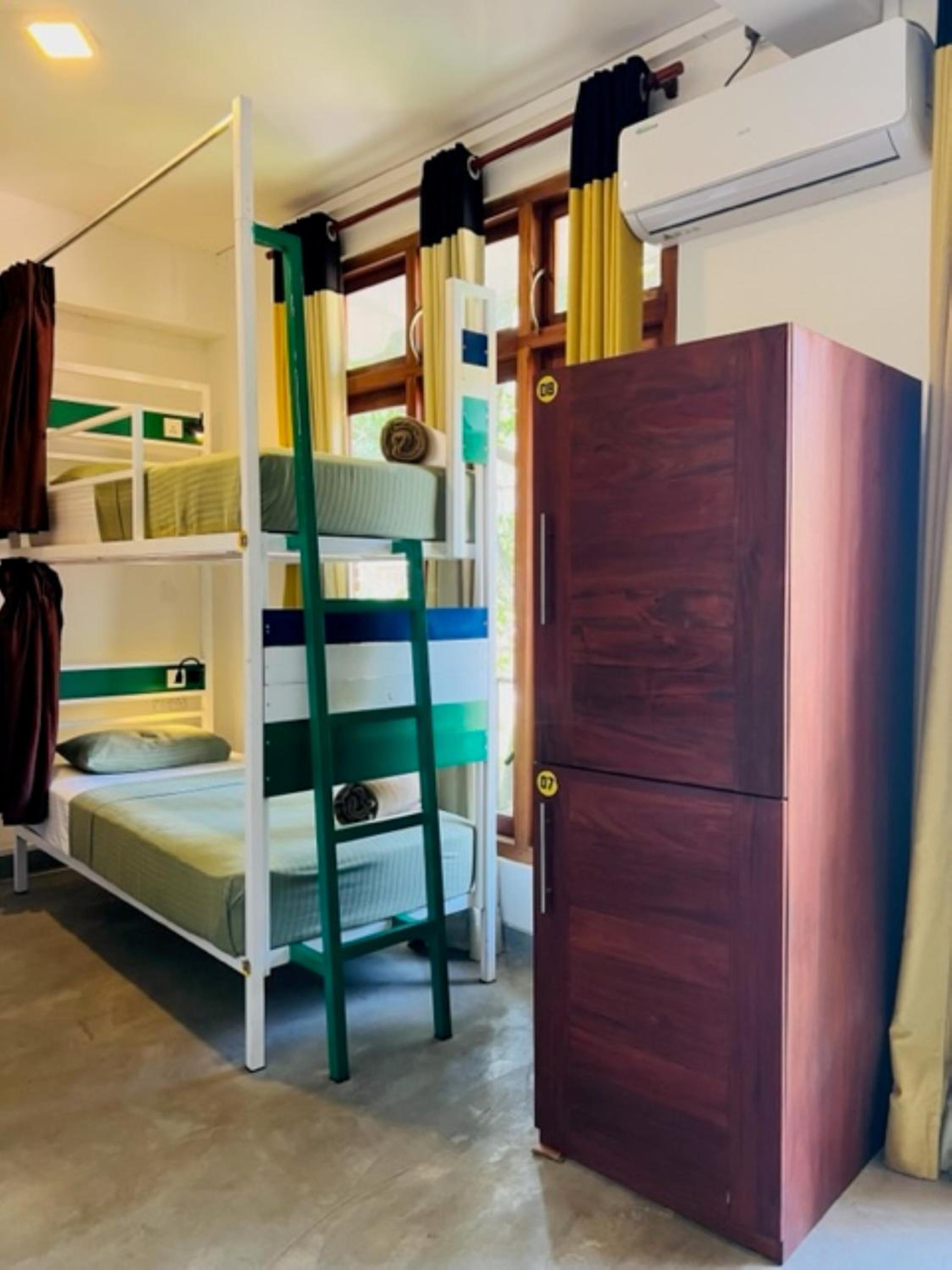 Downtown Hostels Ella view 2