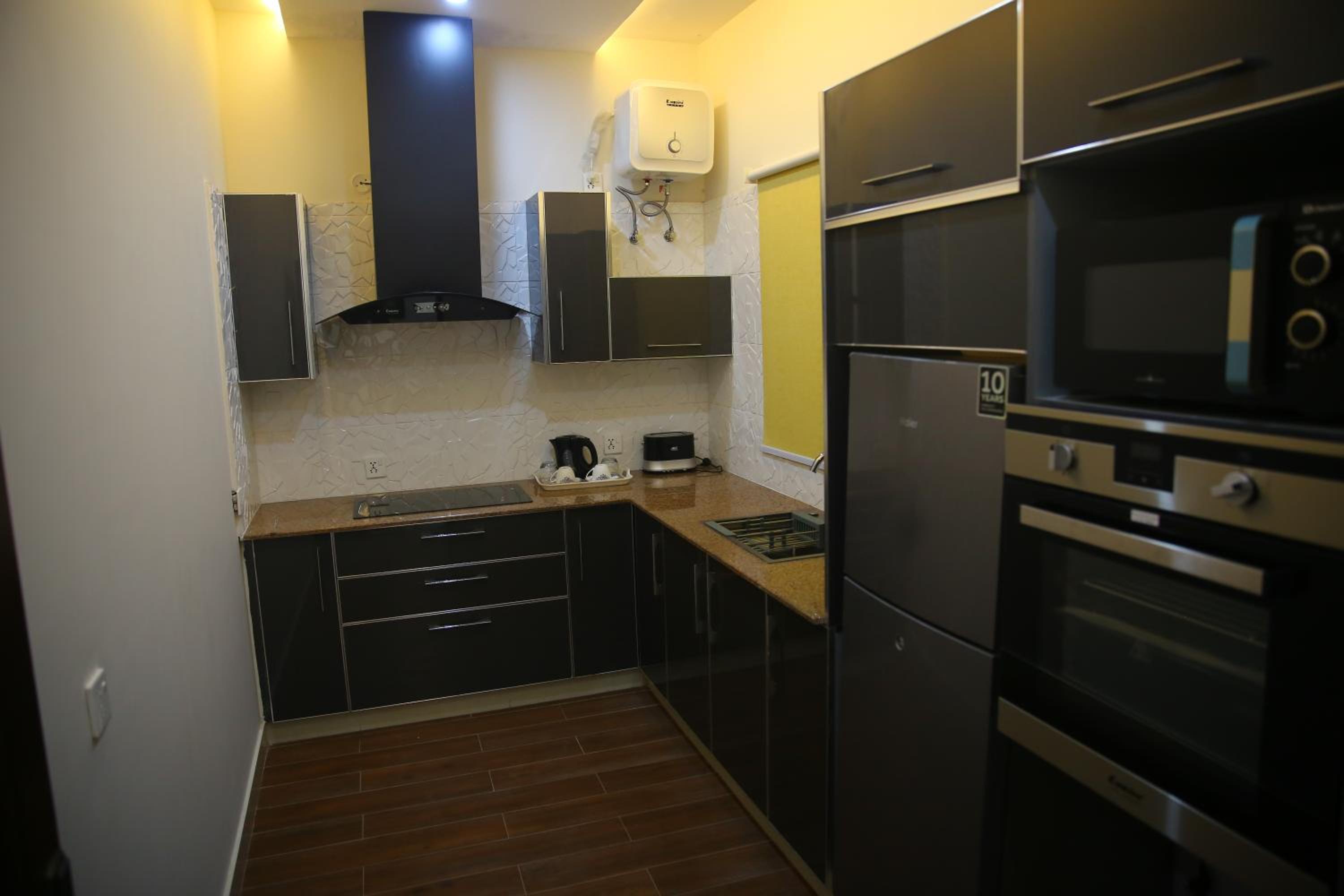 Gulberg Suites
