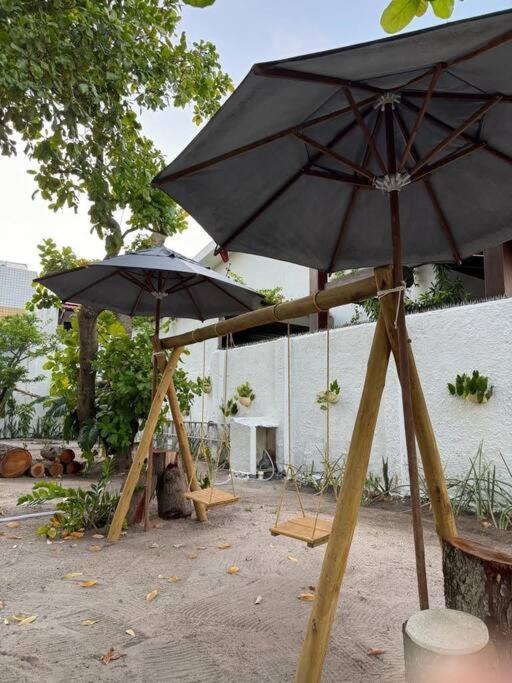 Casa Amarela, para veraneio em Areia Dourada