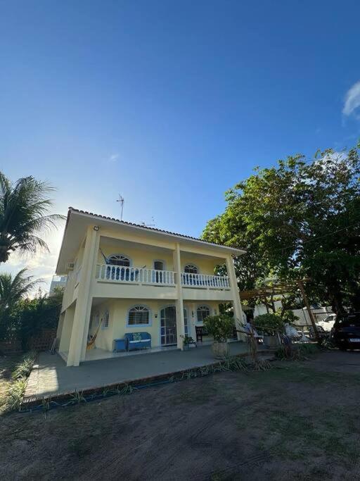Casa Amarela, para veraneio em Areia Dourada