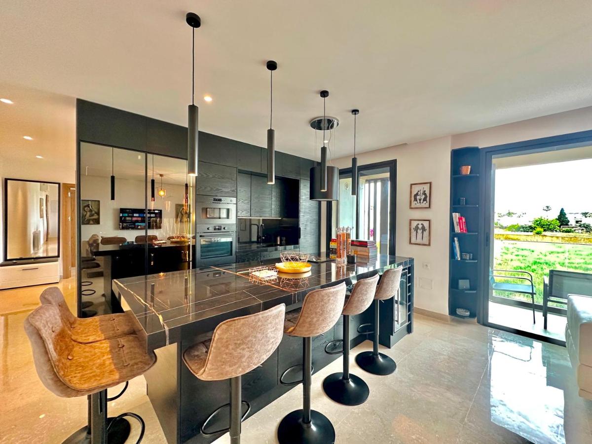 D10 New and Luxurious 2 bds in La Marsa view 4