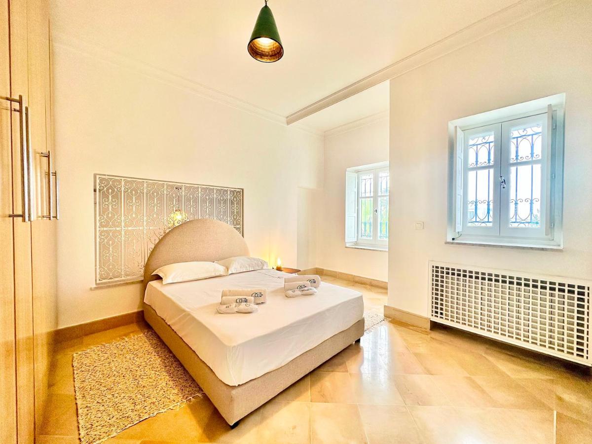 Ultra Luxurious Villa with Breathtaking Views view 4