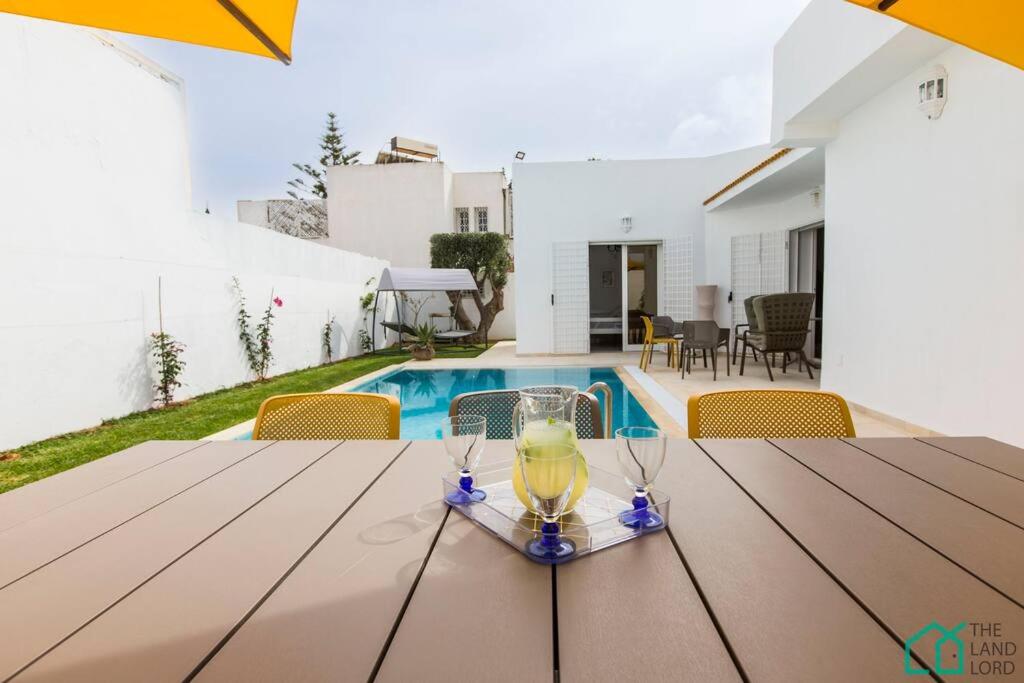 Très charmante villa avec piscine à 5mn de la mer view 3