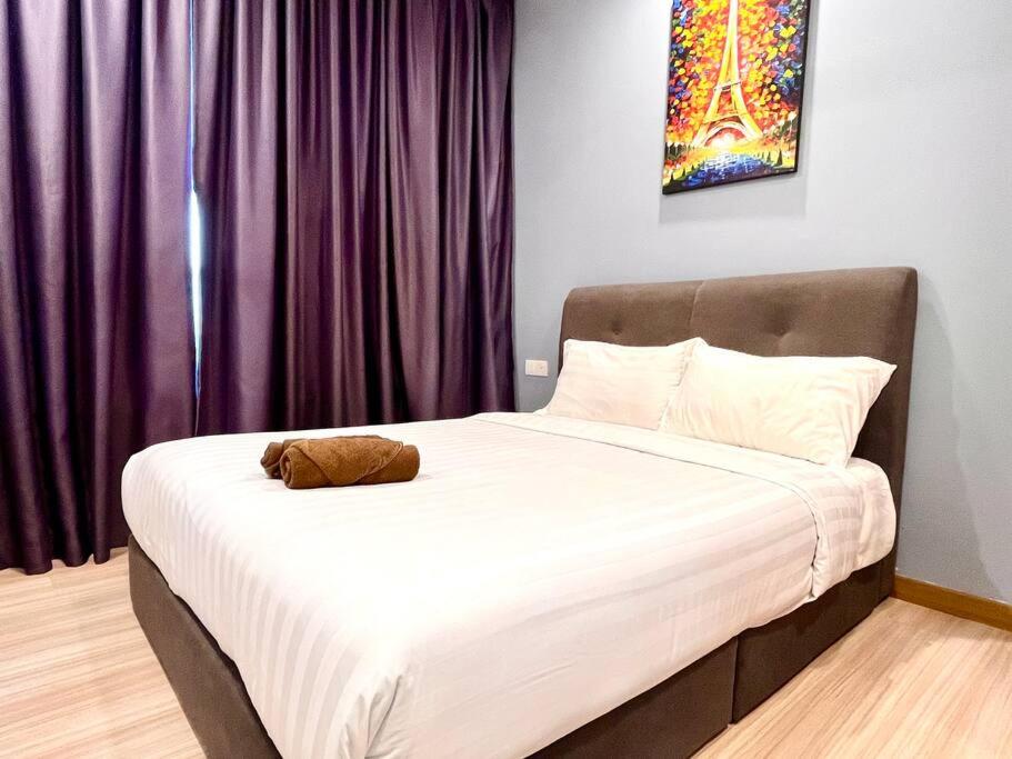 Urban Oasis: 2-Bed Haven in the Heart of the City photo 1