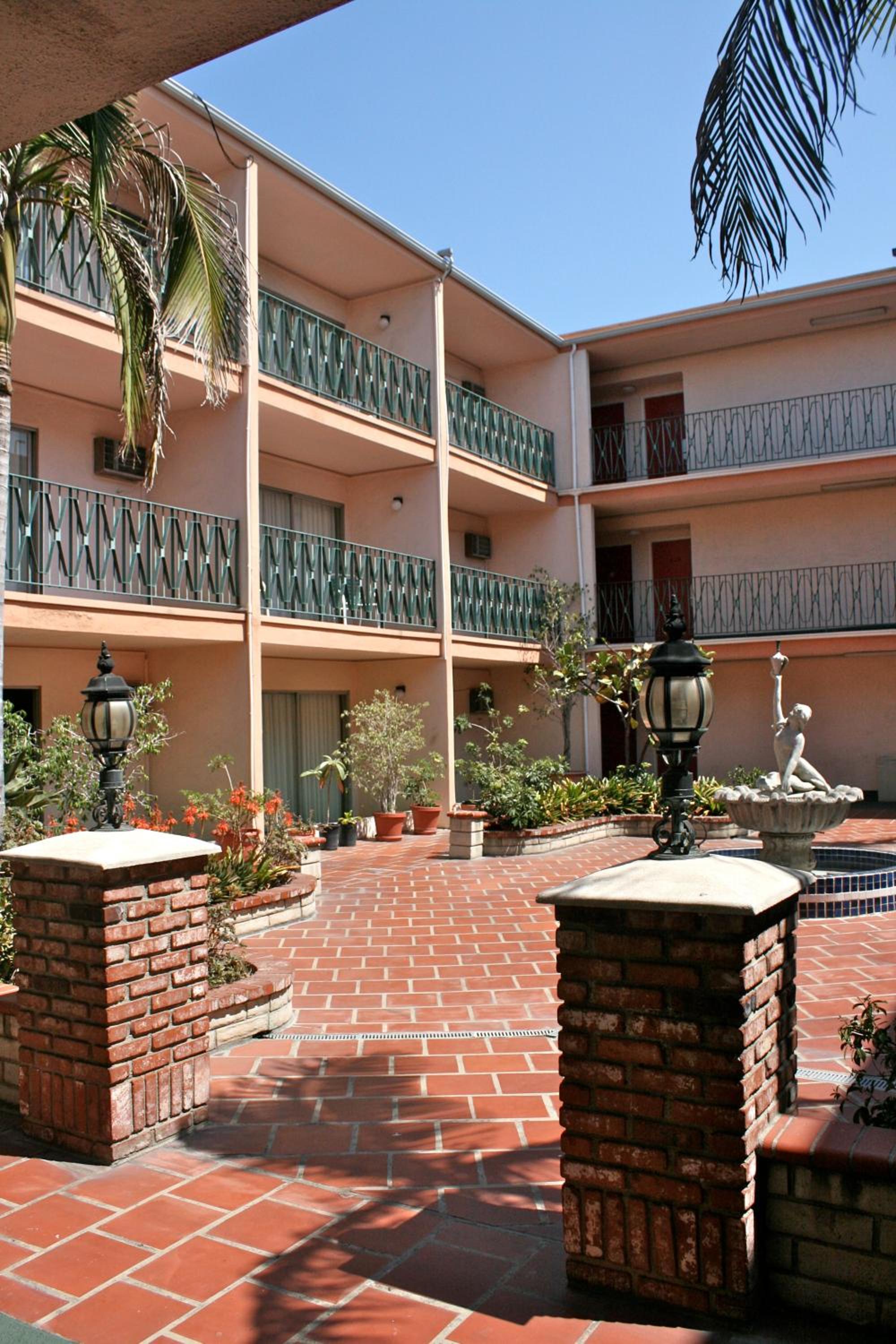Royal Century Hotel at LAX 3