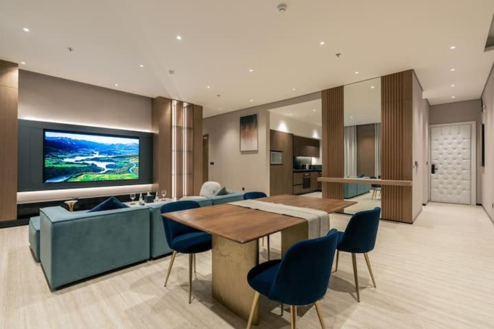 HOMETEL Residence - BLVD