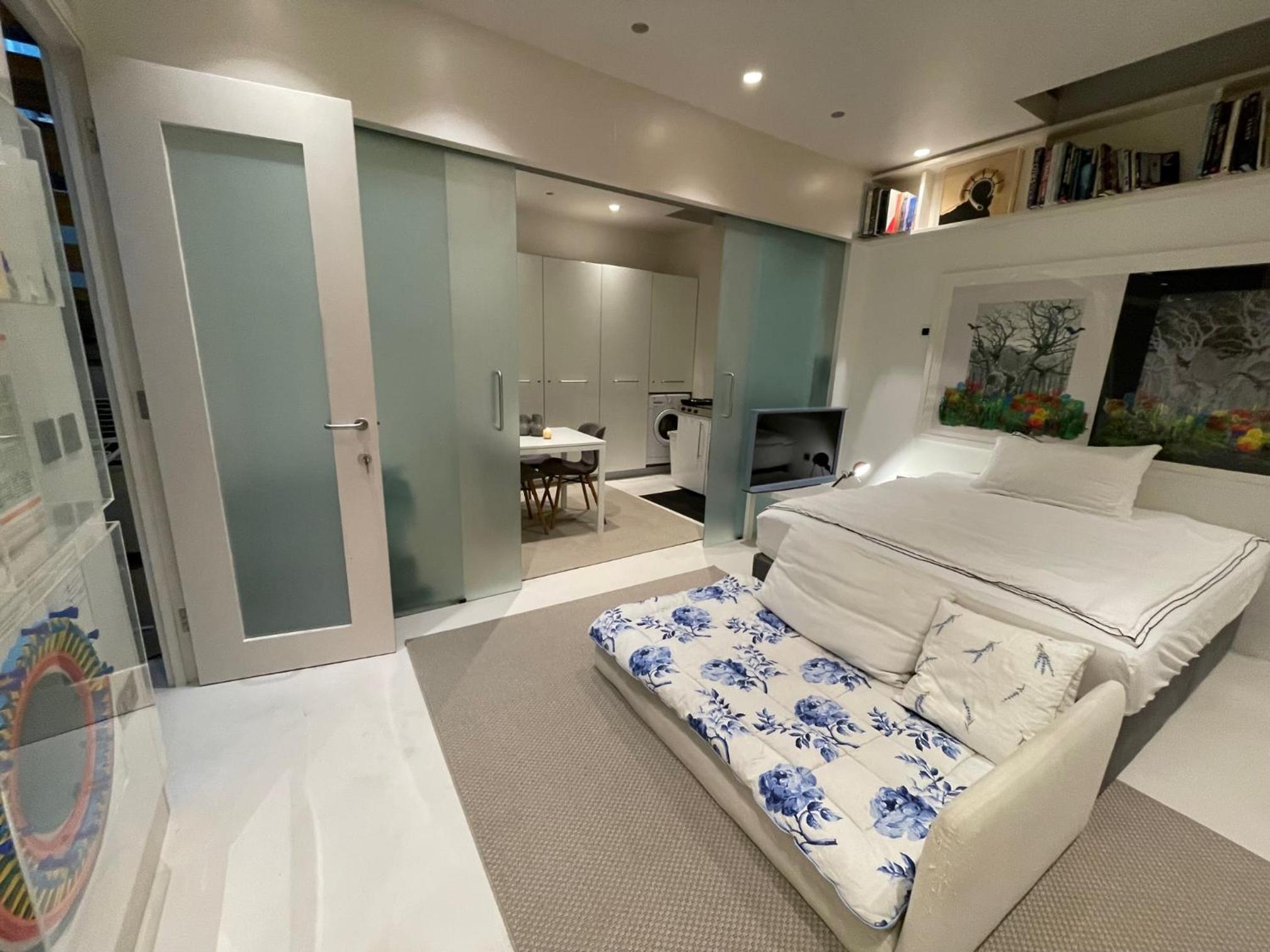 Modern self-contained Ground and Basement studios