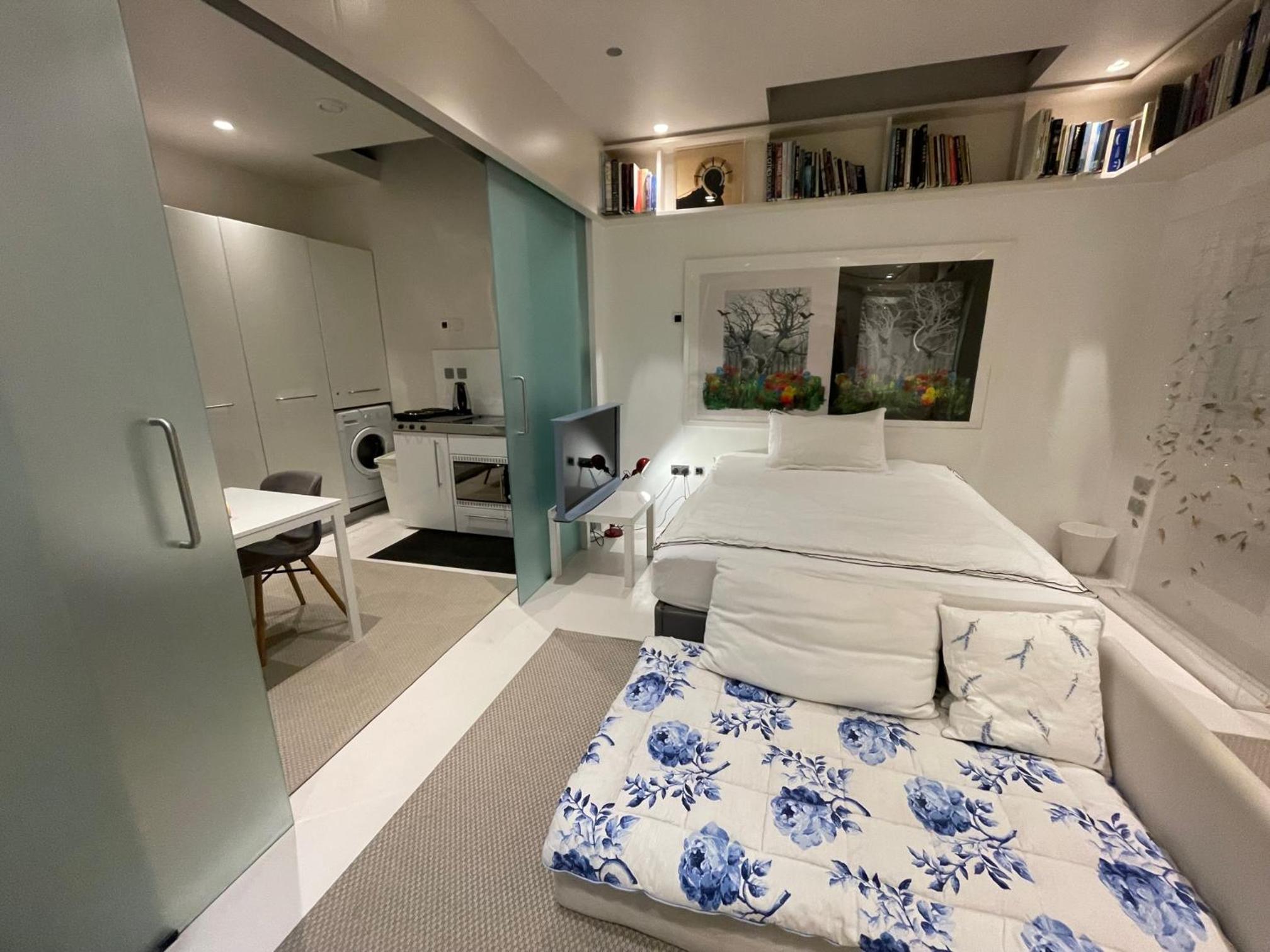 Modern self-contained Ground and Basement studios