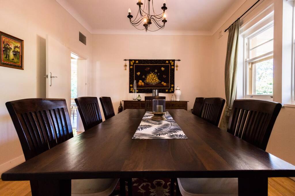 Beautiful 2 story Manor close to beach and all