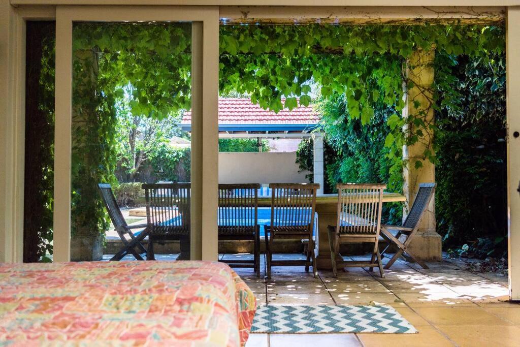 Beautiful 2 story Manor close to beach and all