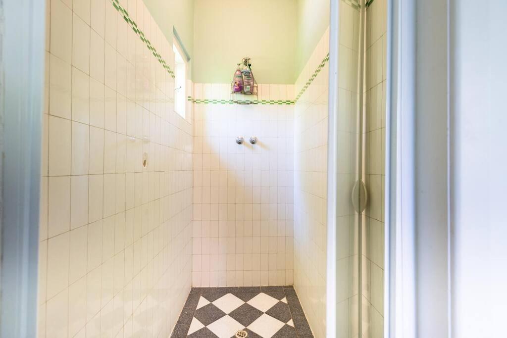 Beautiful 2 story Manor close to beach and all