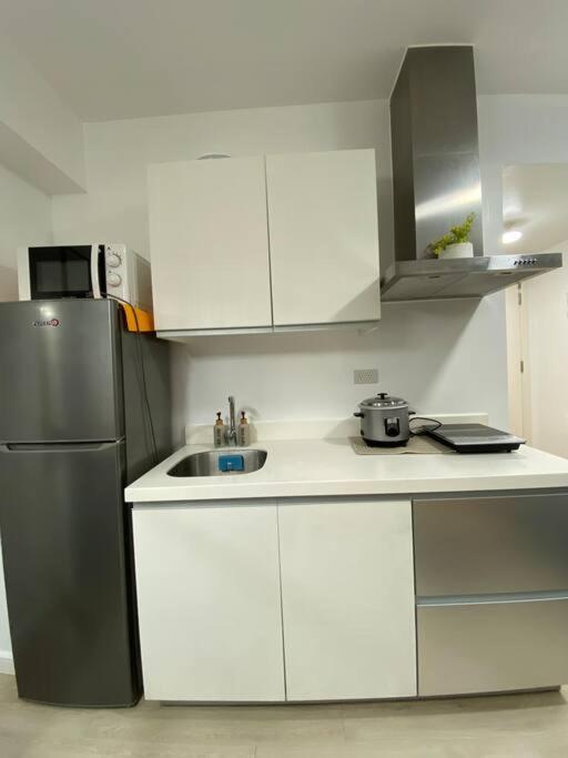 Cozy Apartment in Paranaque view 2