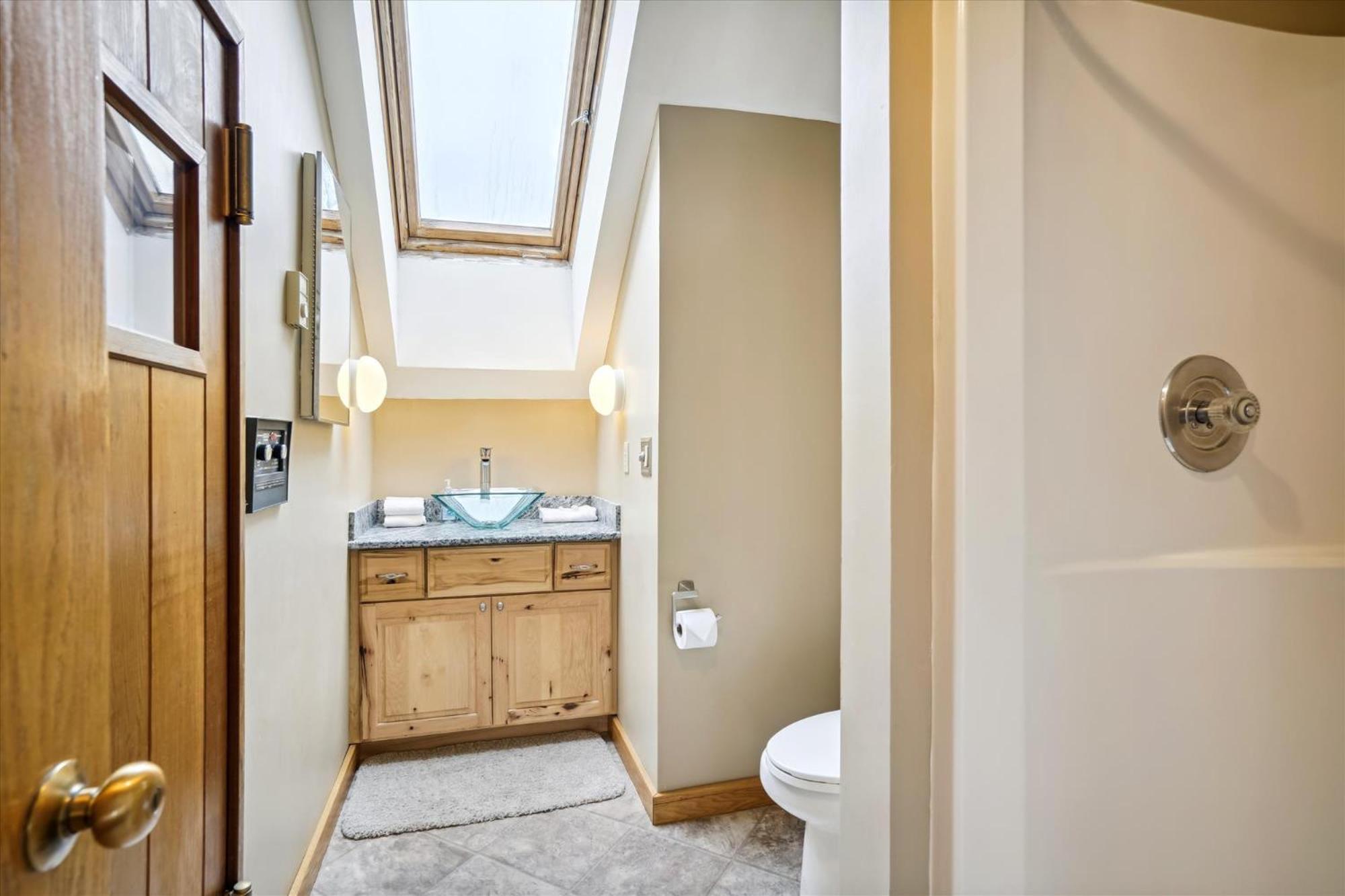 Spacious, Upgraded Premier Condo, best of everything Highridge A18 view 5