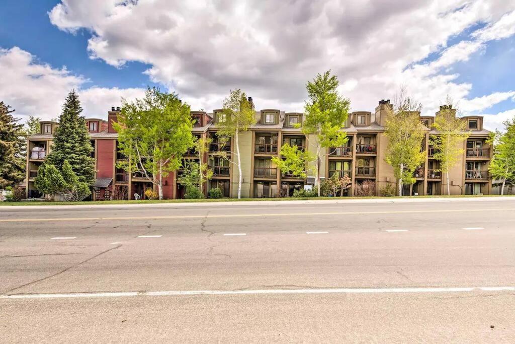 Best Location! Walk to Town & Park City Mountain view 5