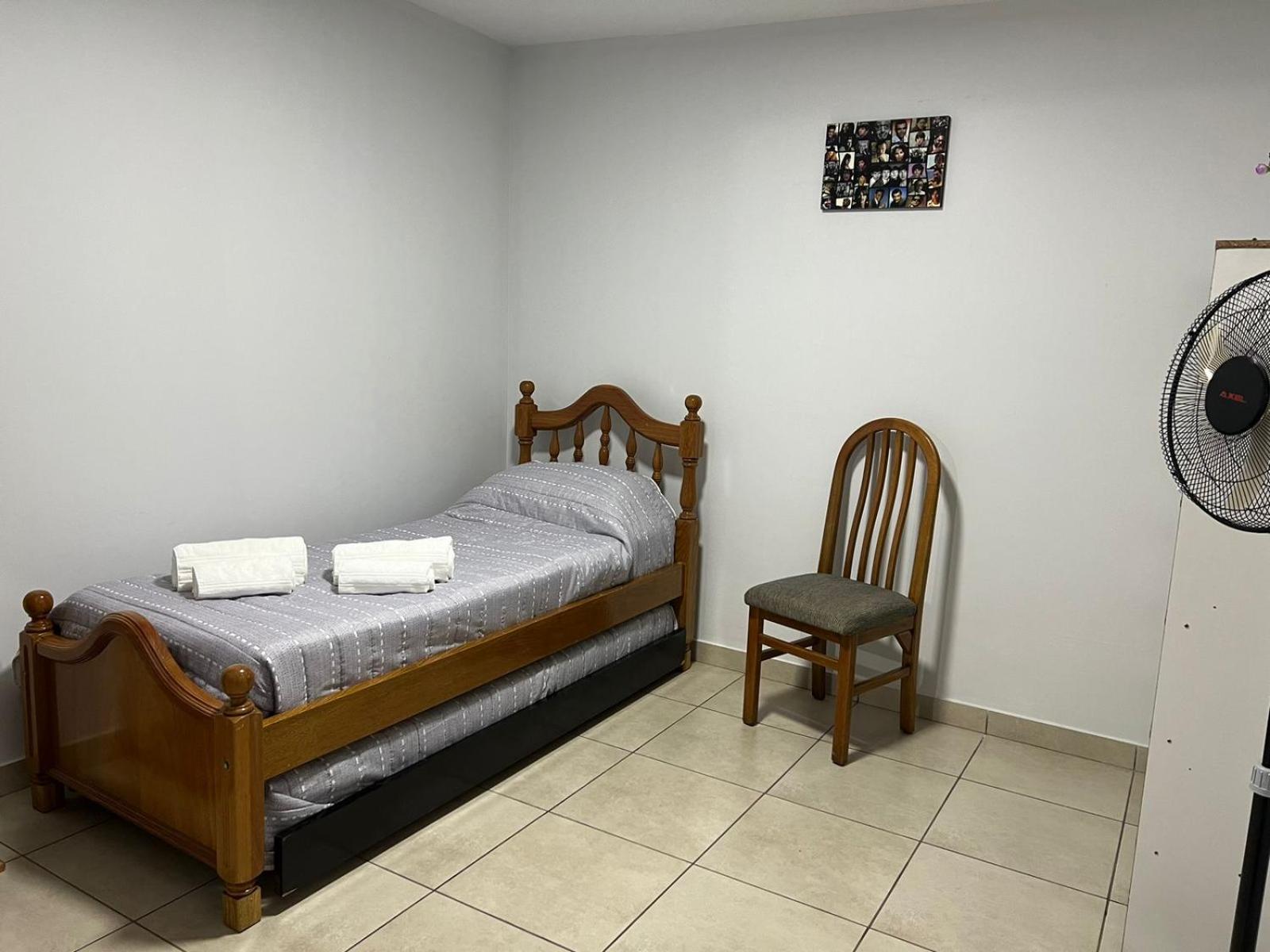 Casa Amplia Zona Semicentrica con cochera