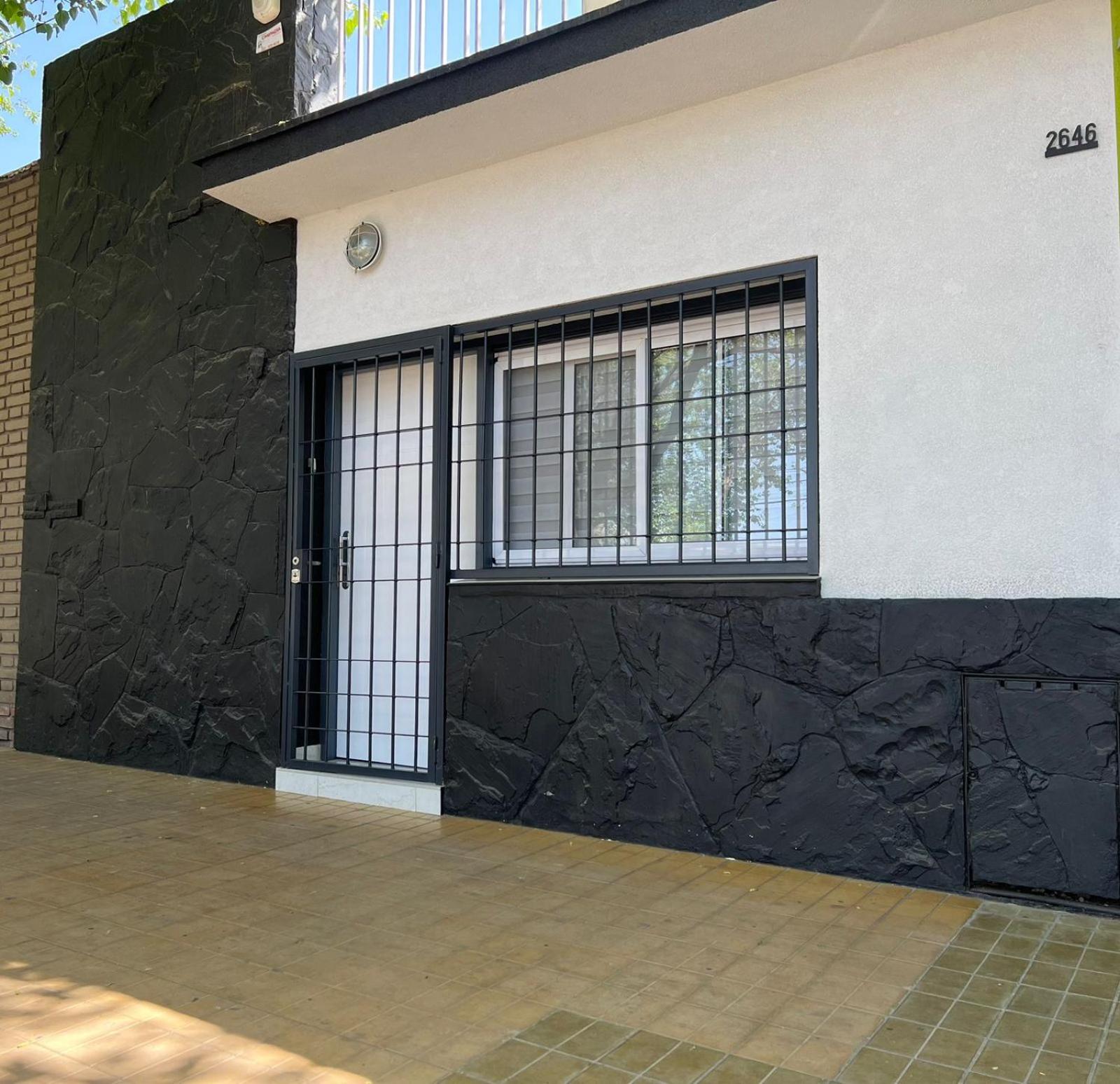Casa Amplia Zona Semicentrica con cochera