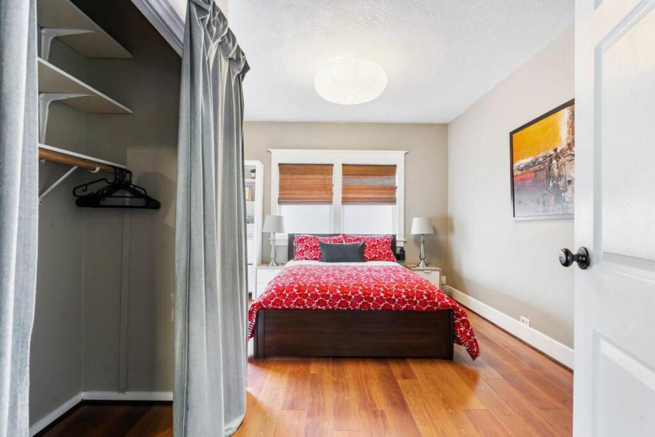 Dazzling 3bd, 2ba Home with Private Deck near Alberta view 4