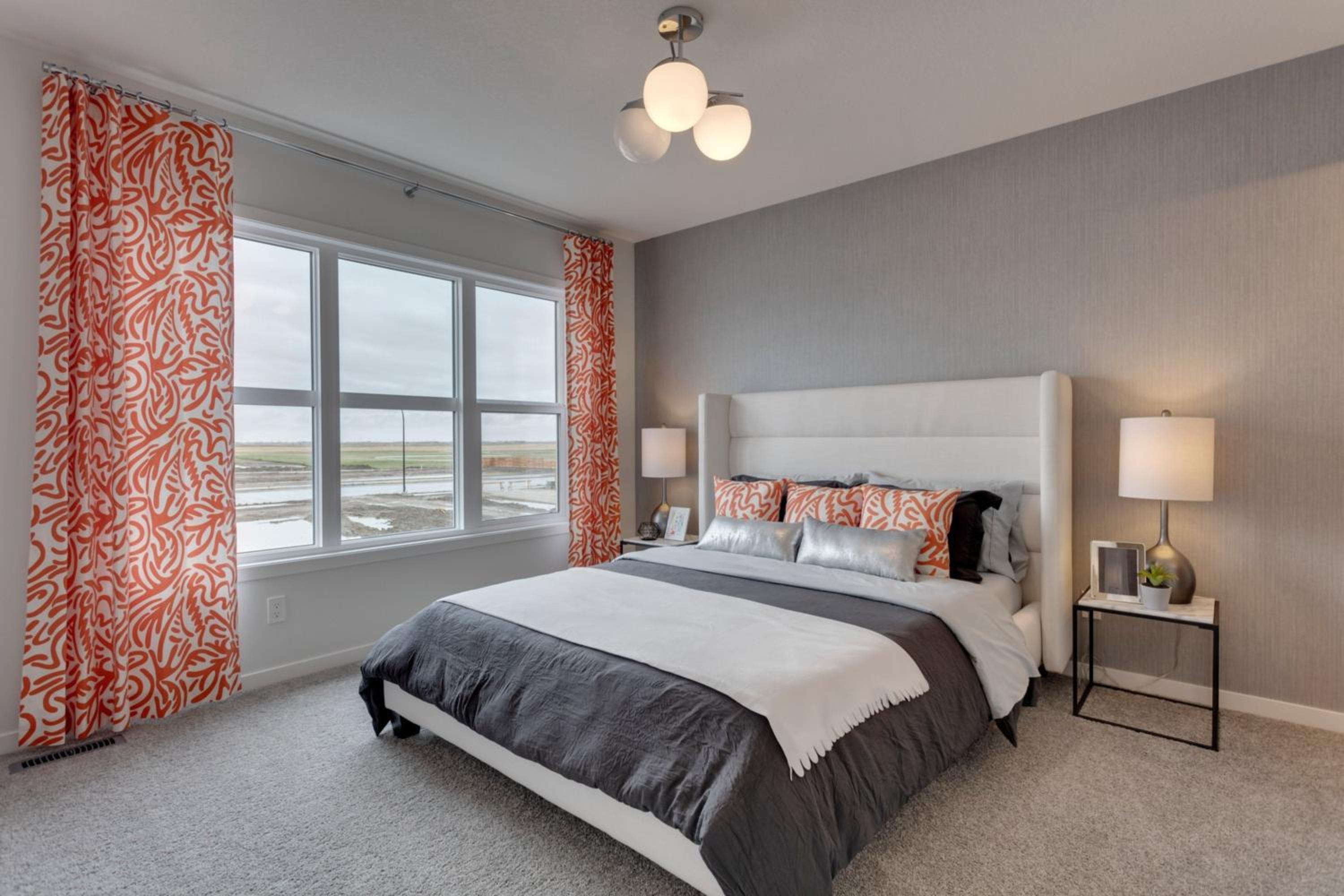 Spacious Modern Home With King Bed & Office