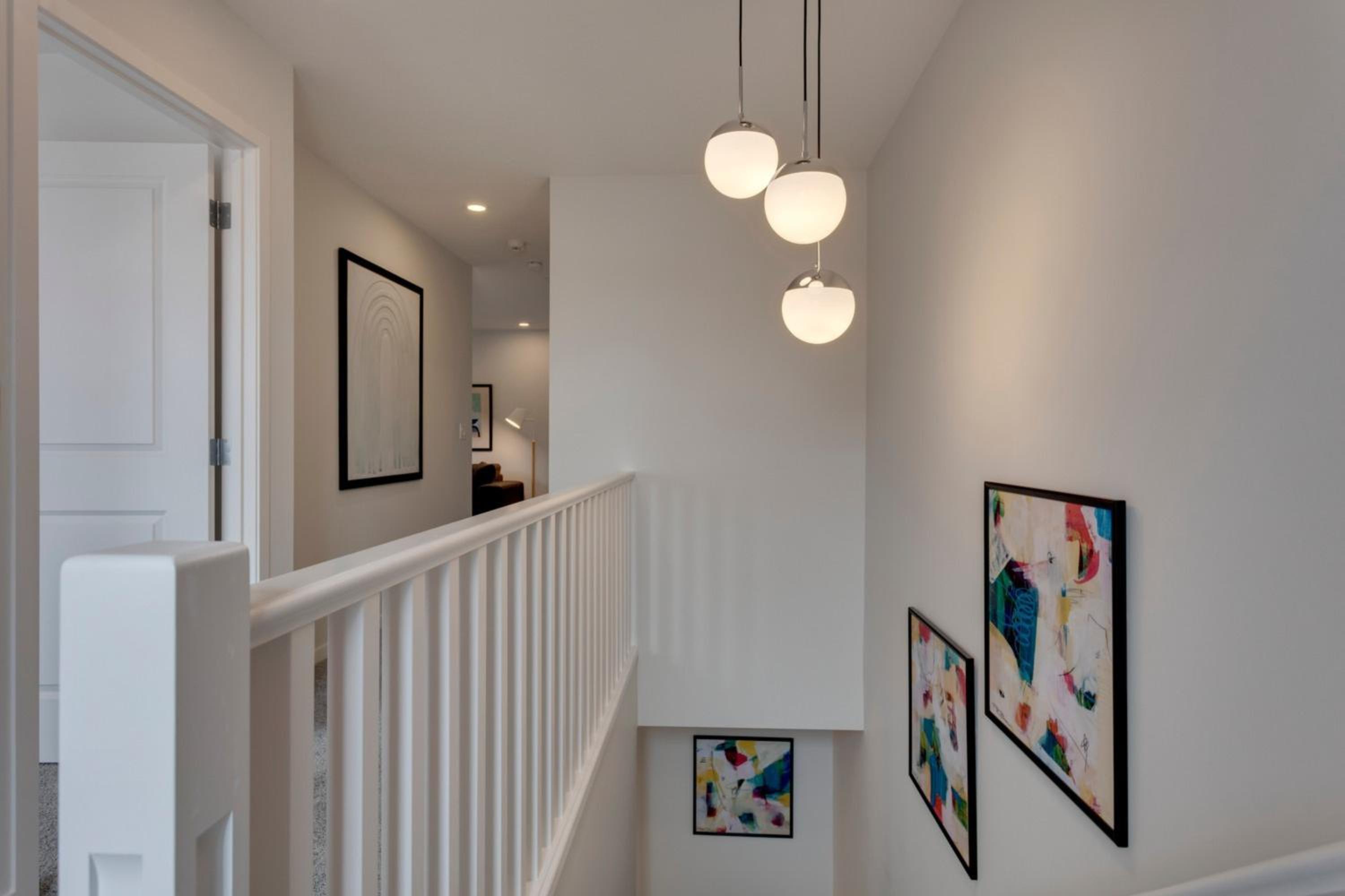 Spacious Modern Home With King Bed & Office