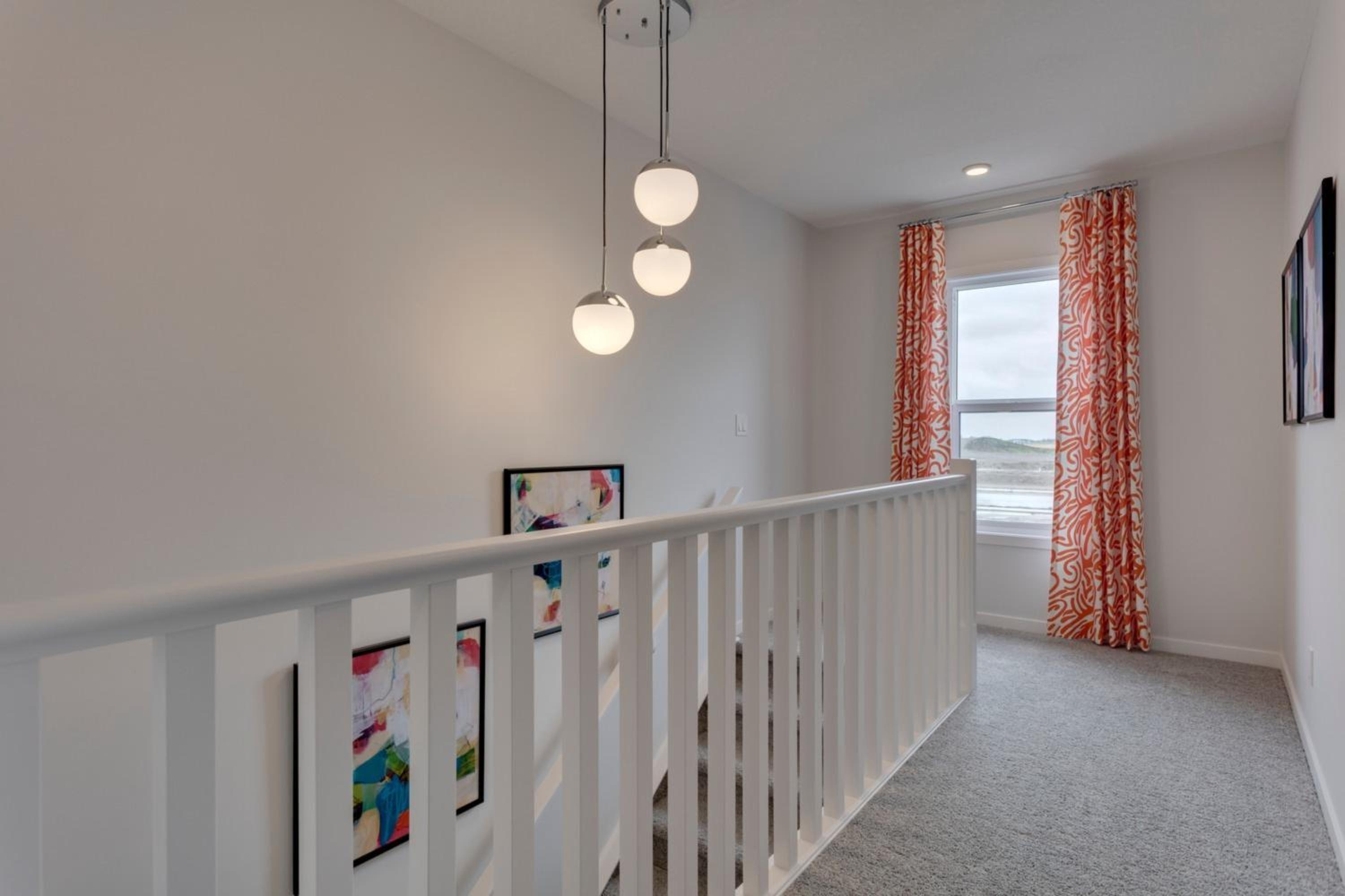 Spacious Modern Home With King Bed & Office