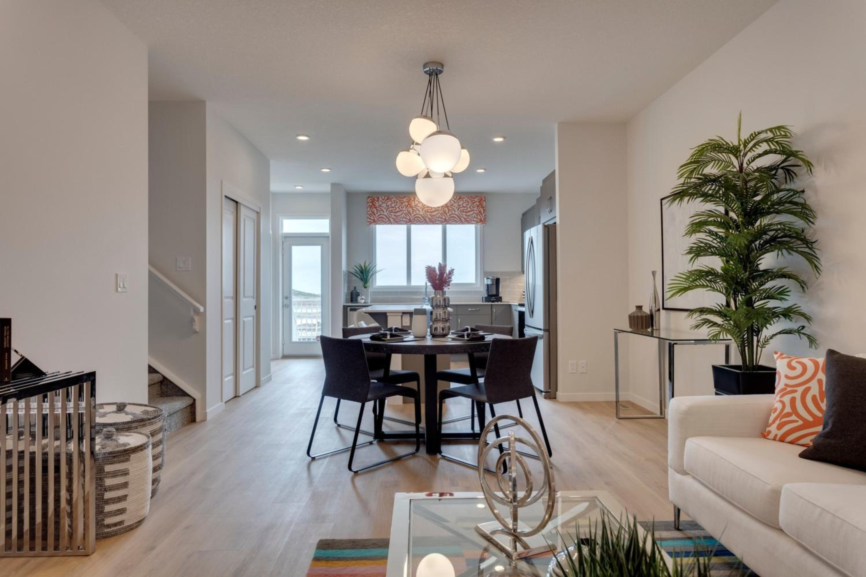 Spacious Modern Home With King Bed & Office