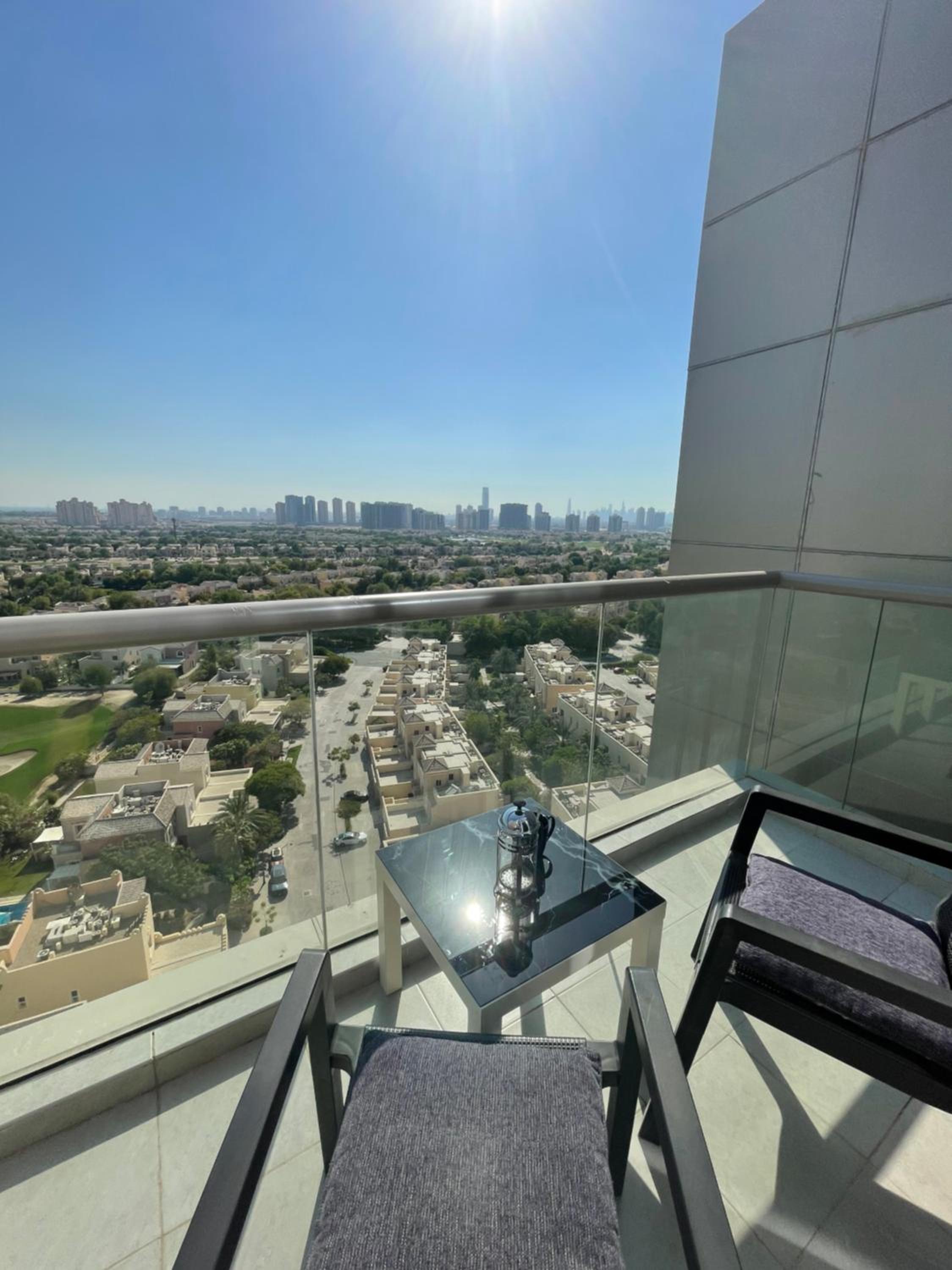 Big studio, Dubai SportCity, parking included