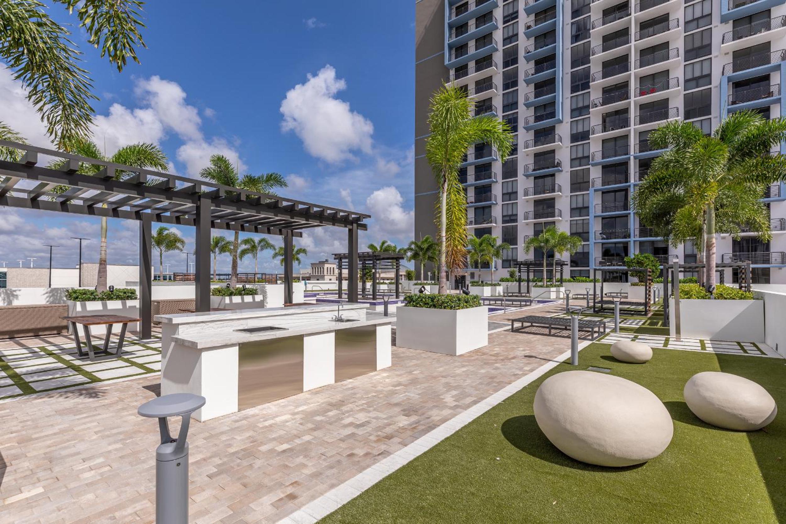 Unique suite in the heart of Downtown Doral
