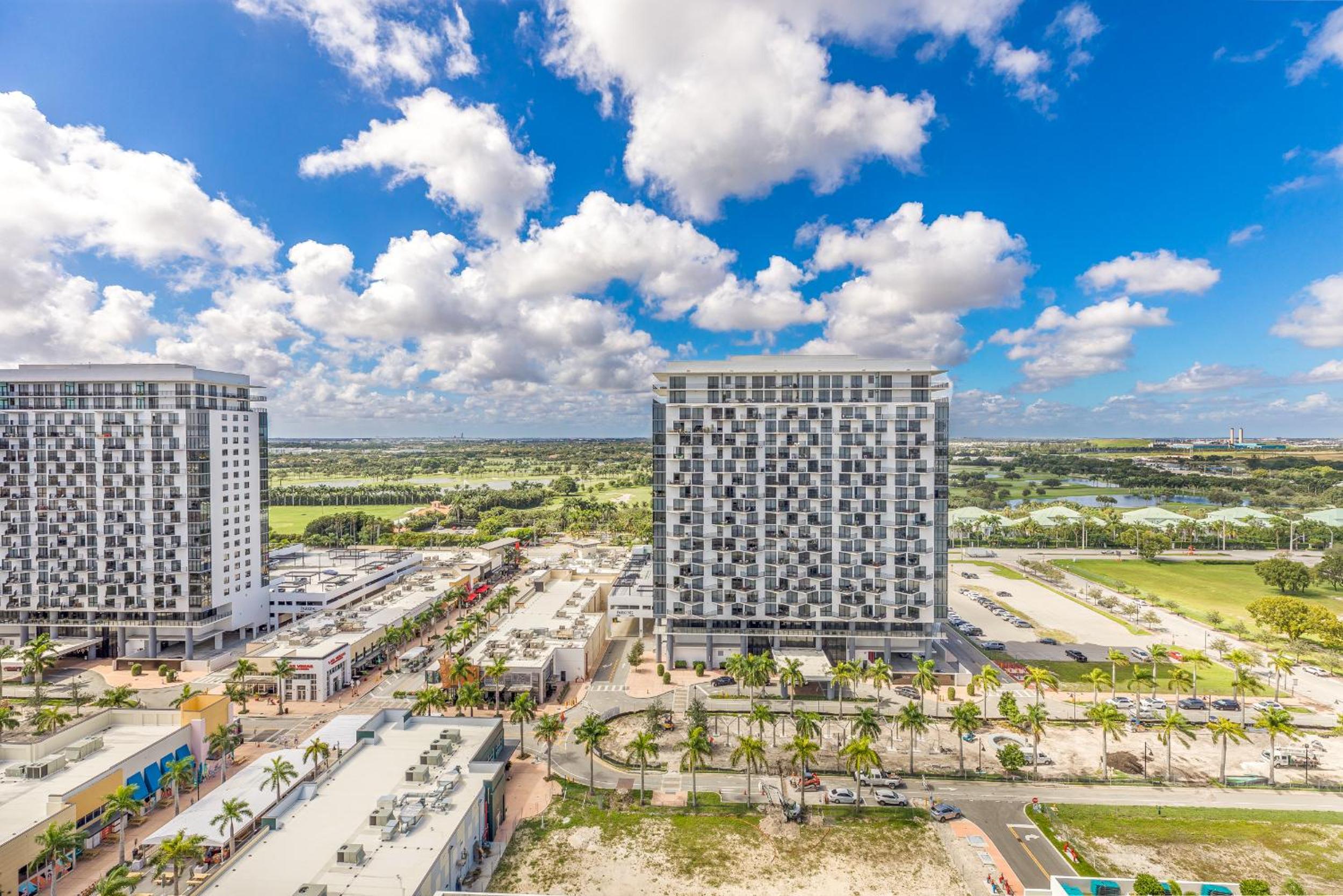 Unique suite in the heart of Downtown Doral