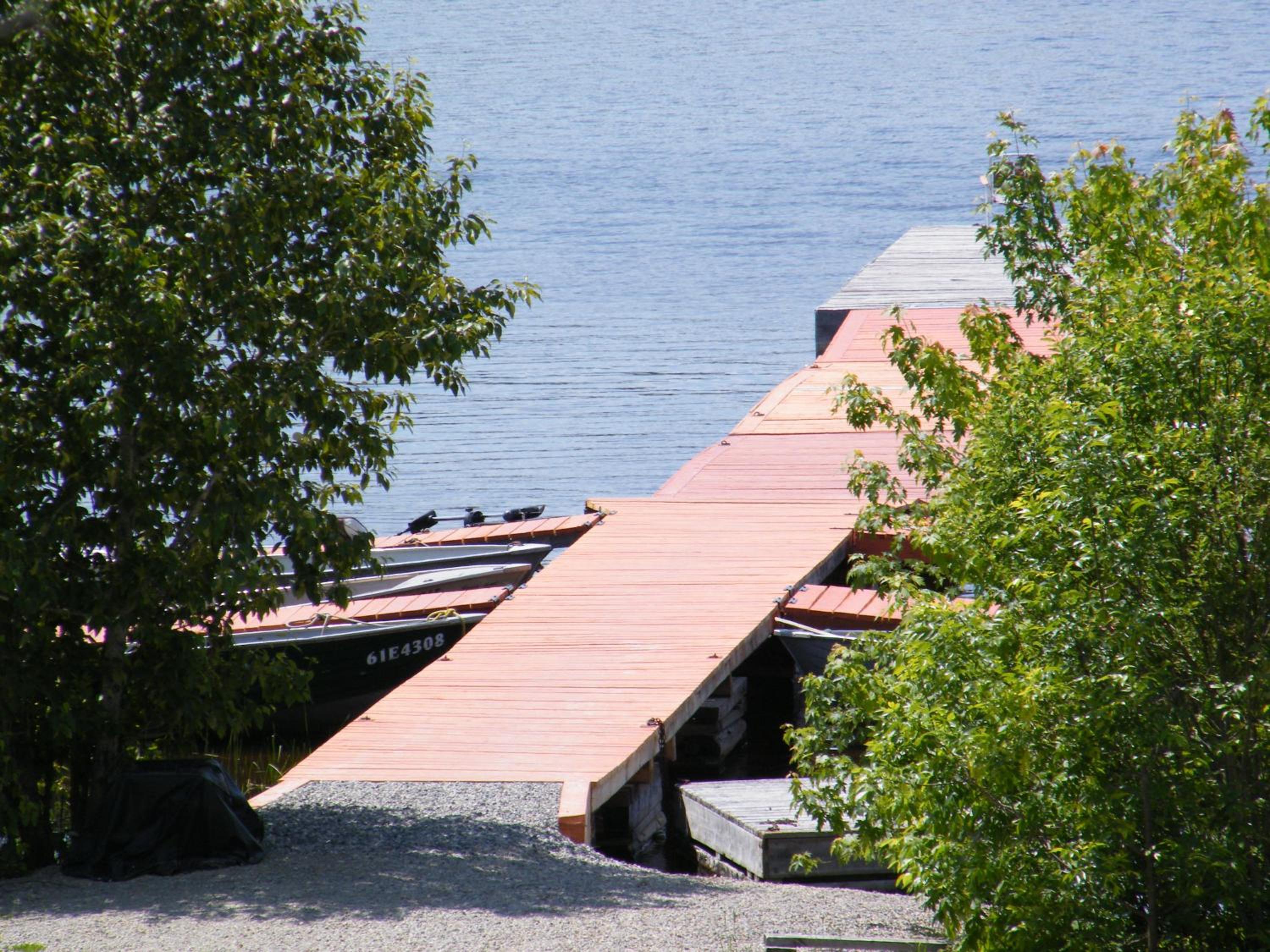 Mowat Landing Cottages
