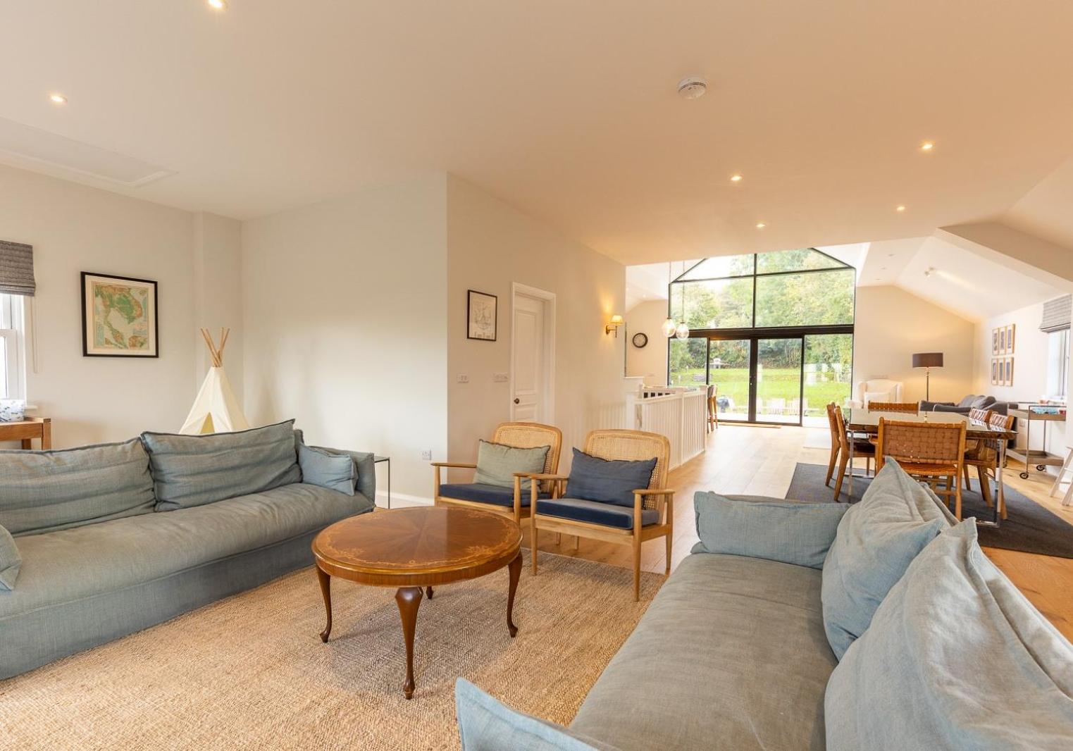 Golwg y Lan - A stunning home for 10 with sea views view 5