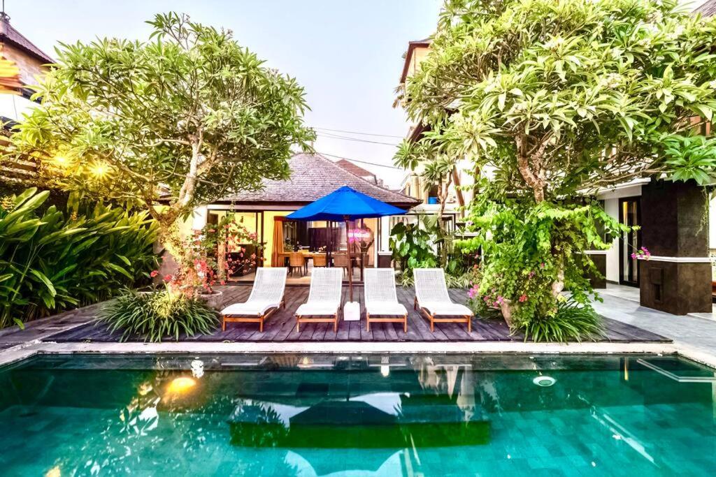Lovely 5BR-Villa by Rock-STR at the heart of Canggu just 5min walk to the beach view 2