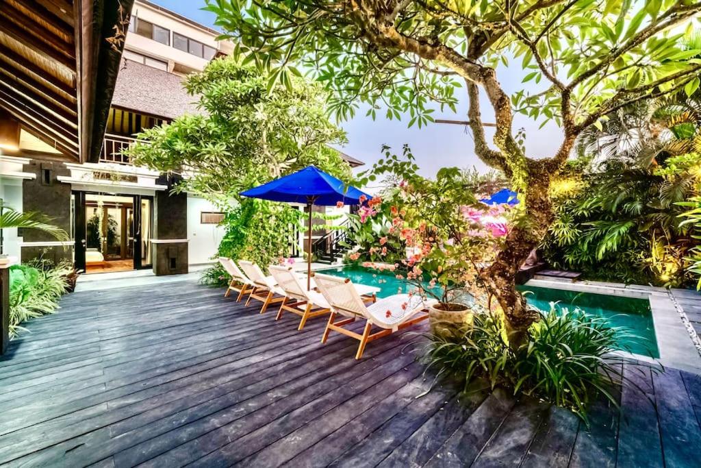 Lovely 5BR-Villa by Rock-STR at the heart of Canggu just 5min walk to the beach view 5