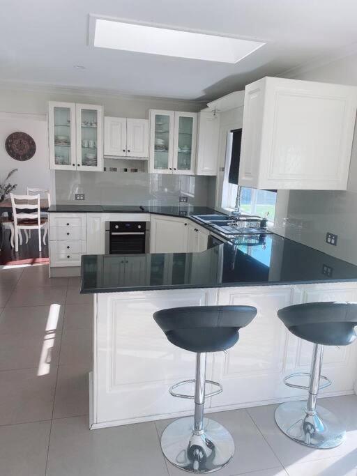 4 BR House - Walk to Station & Nepean Hospital