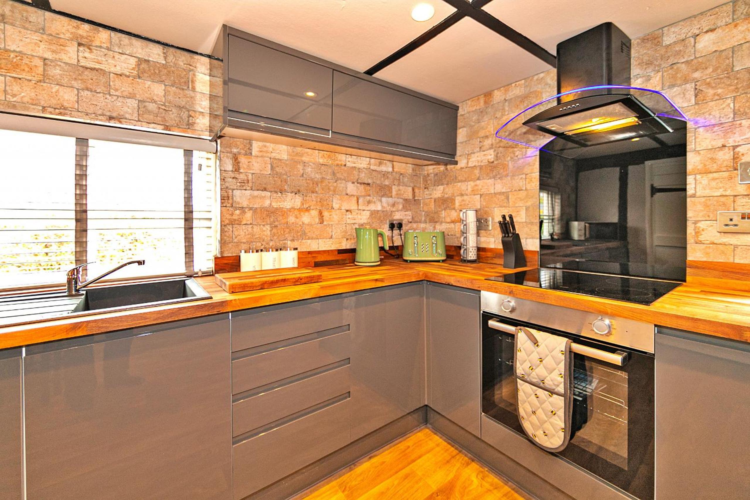 Finest Retreats - Roxton Roost view 5