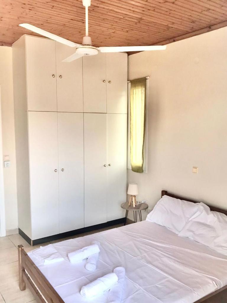 Les Oliviers Sunset Villa Sea view on Petani Beach view 5