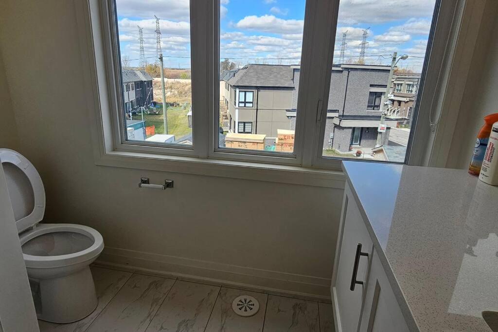 Lakehouse with Rooftop View - Long-Term Only