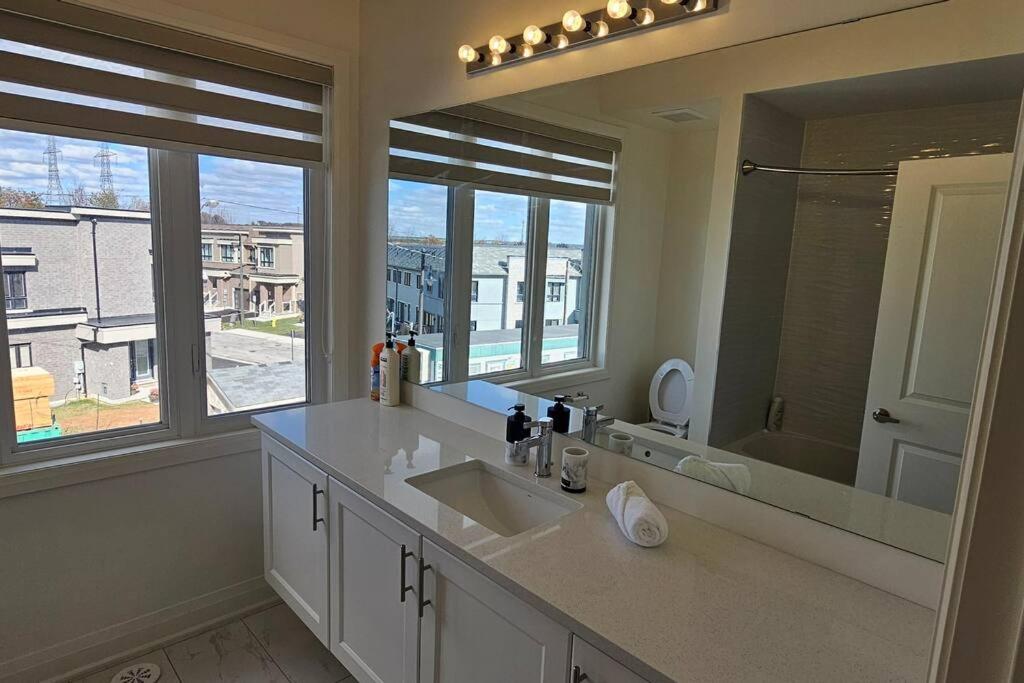 Lakehouse with Rooftop View - Long-Term Only