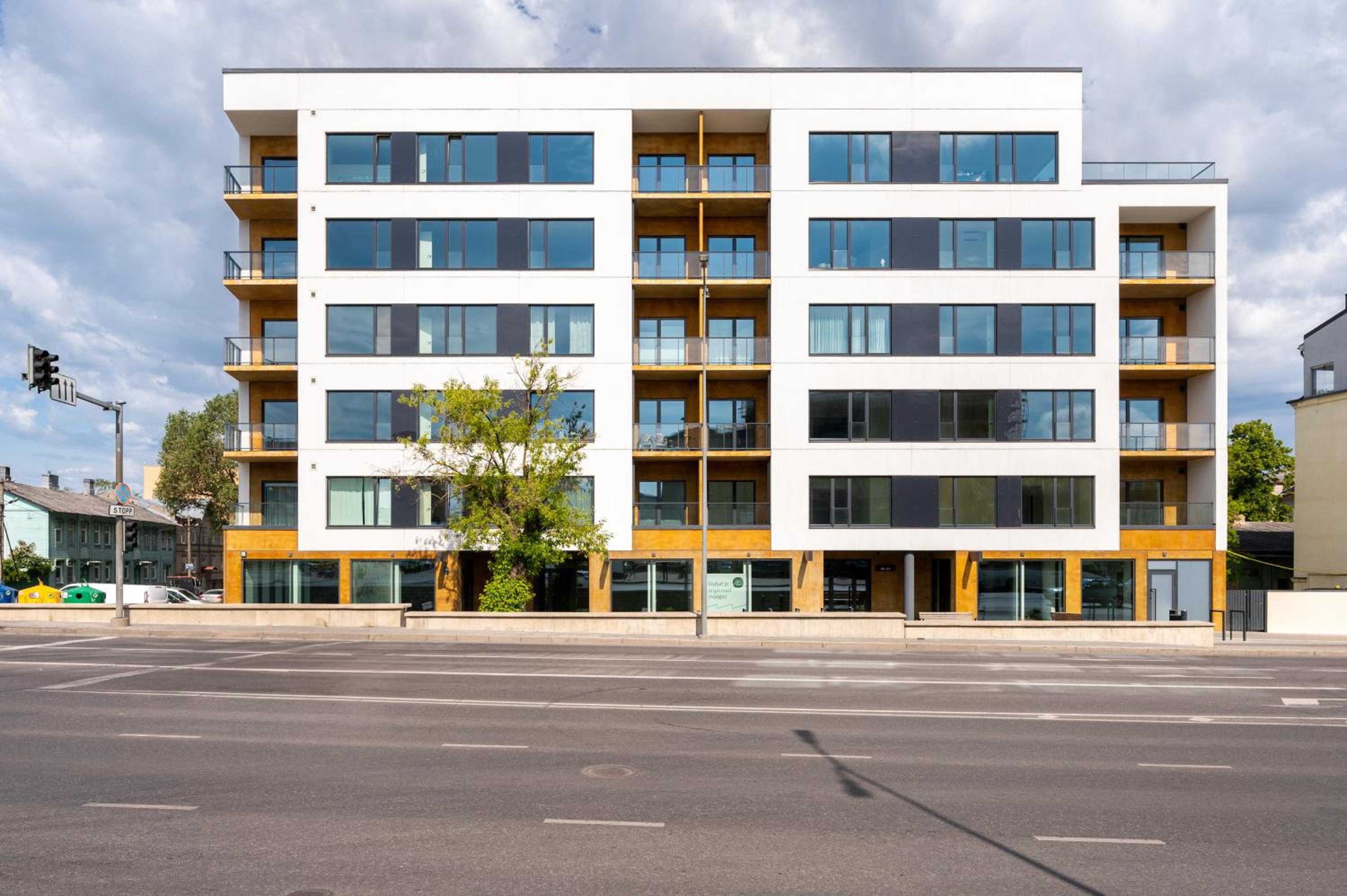 Brand new 2bdroom Free Parking Apartment