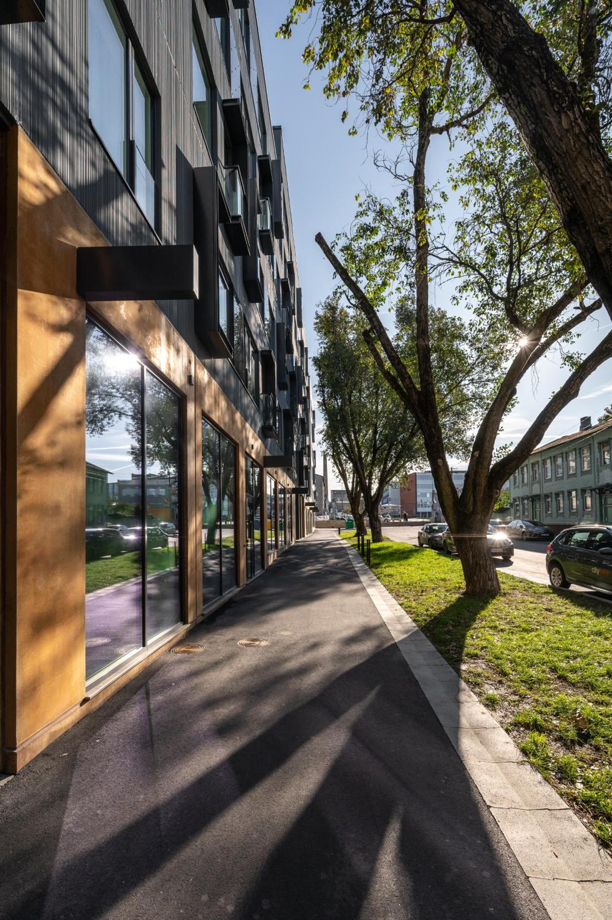 Brand new 2bdroom Free Parking Apartment
