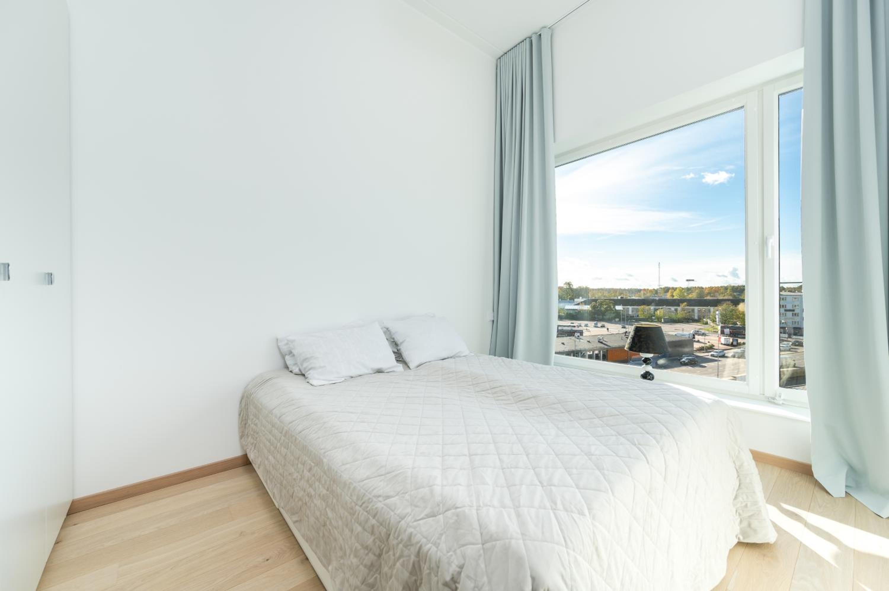 Brand new 2bdroom Free Parking Apartment