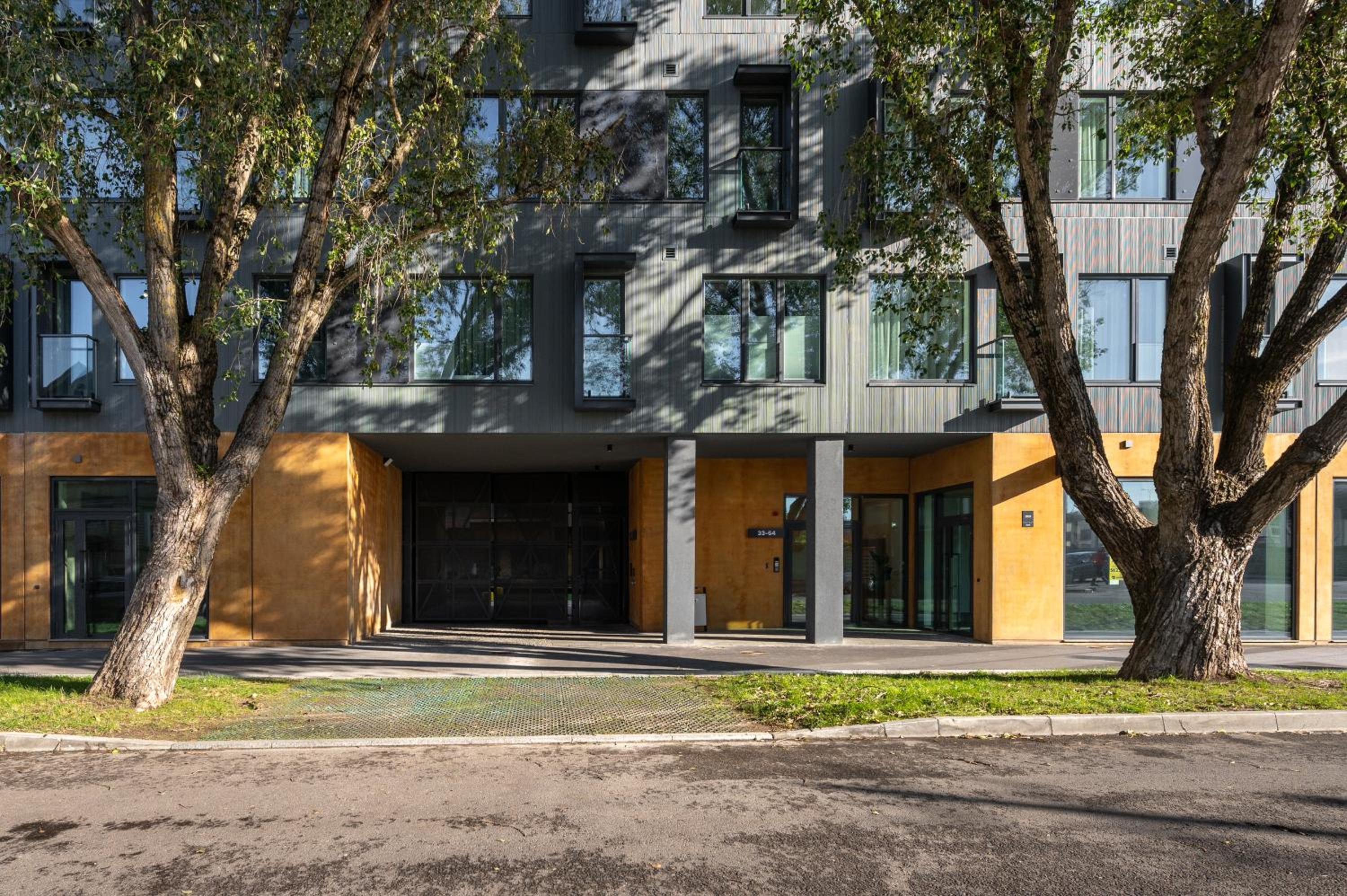 Brand new 2bdroom Free Parking Apartment