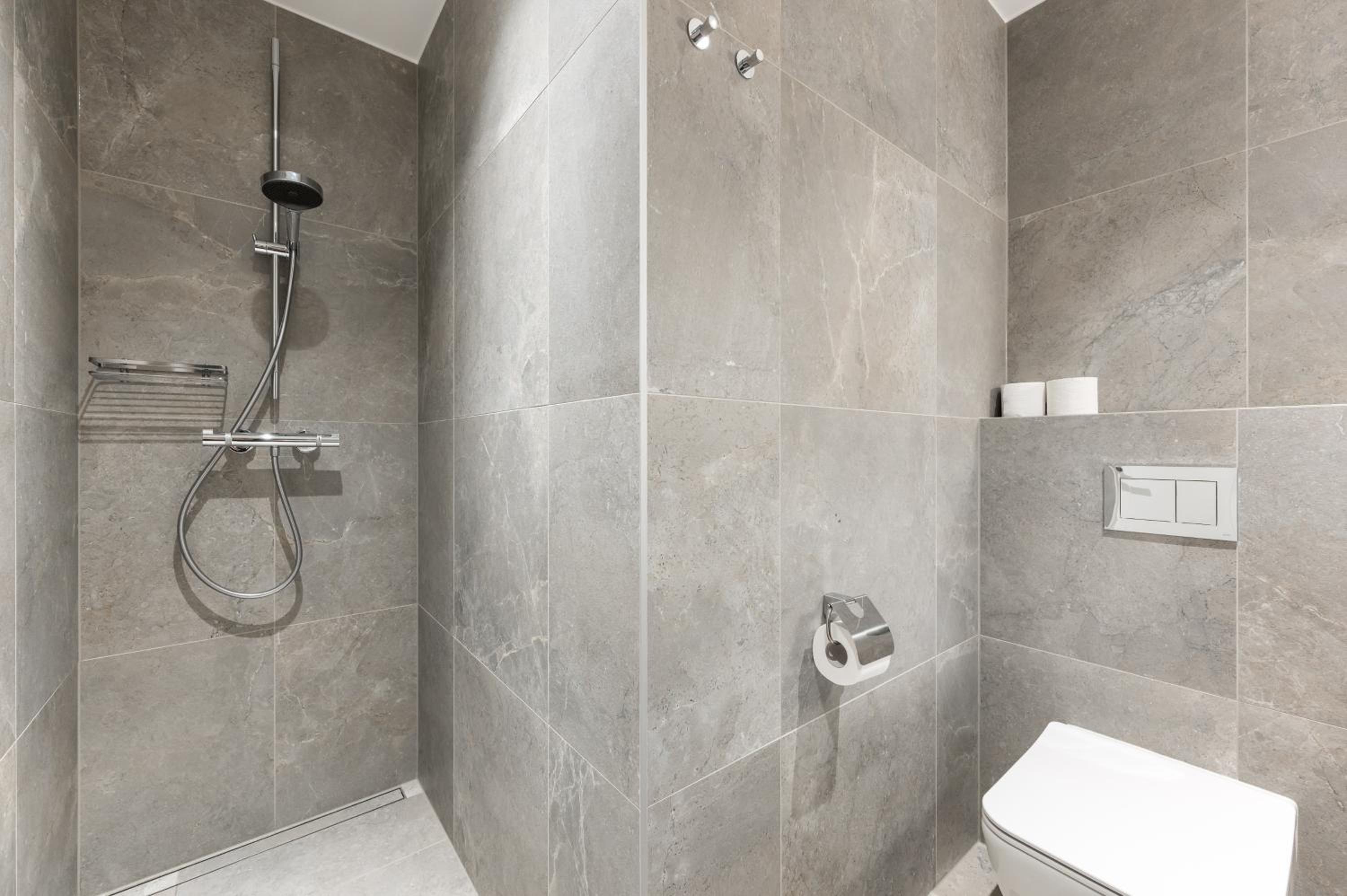 Brand new 2bdroom Free Parking Apartment