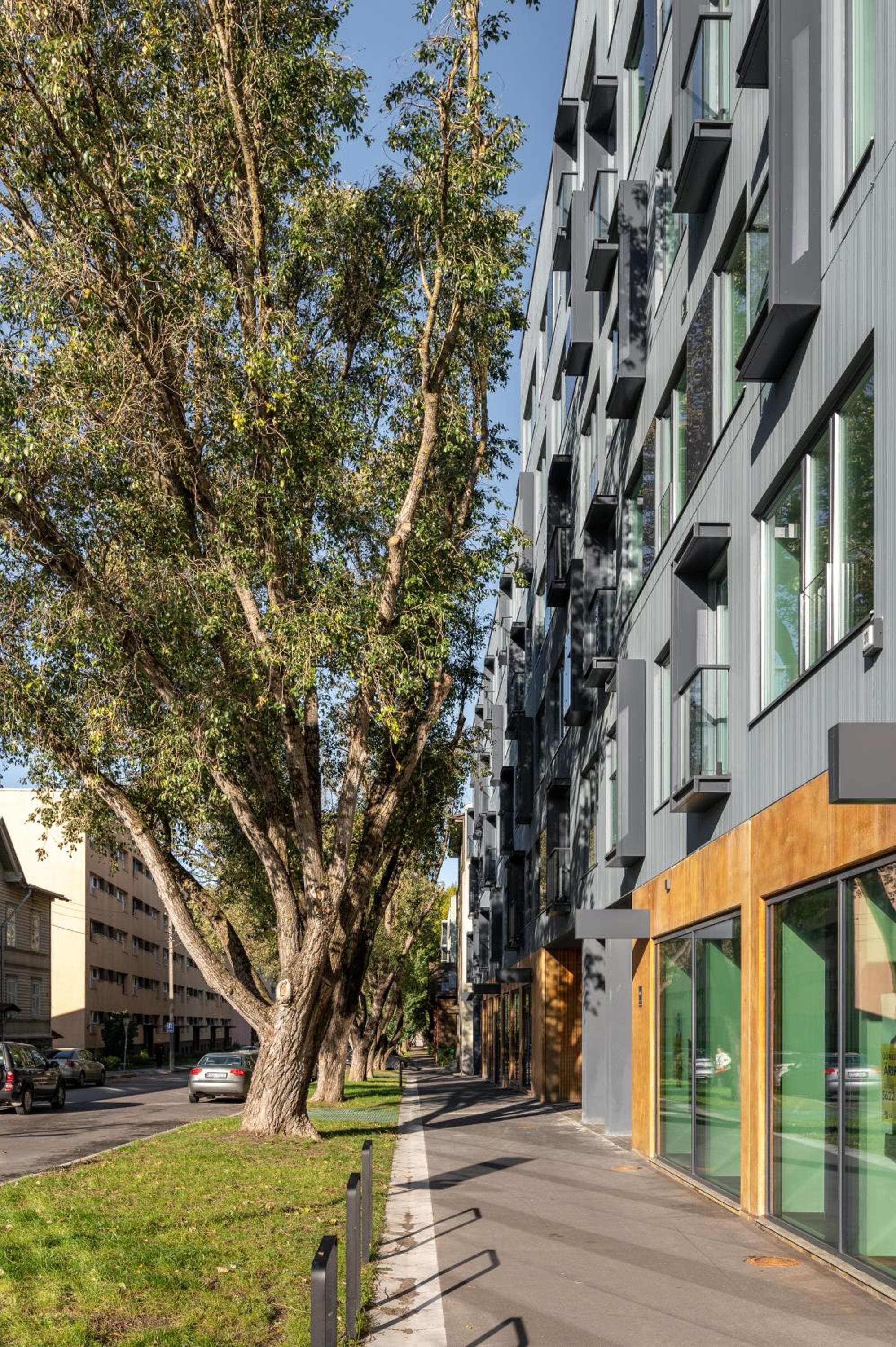 Brand new 2bdroom Free Parking Apartment